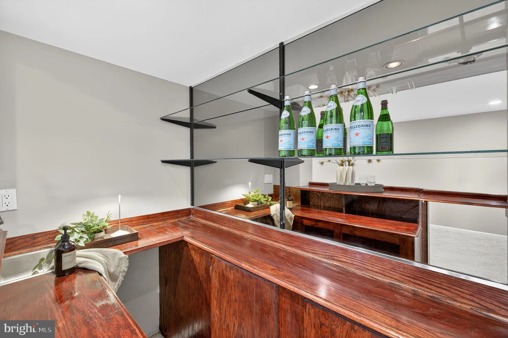 Fairfax, Virginia 22033, United States, 4 Bedrooms Bedrooms, ,4 BathroomsBathrooms,Residential,Coming Soon,224319