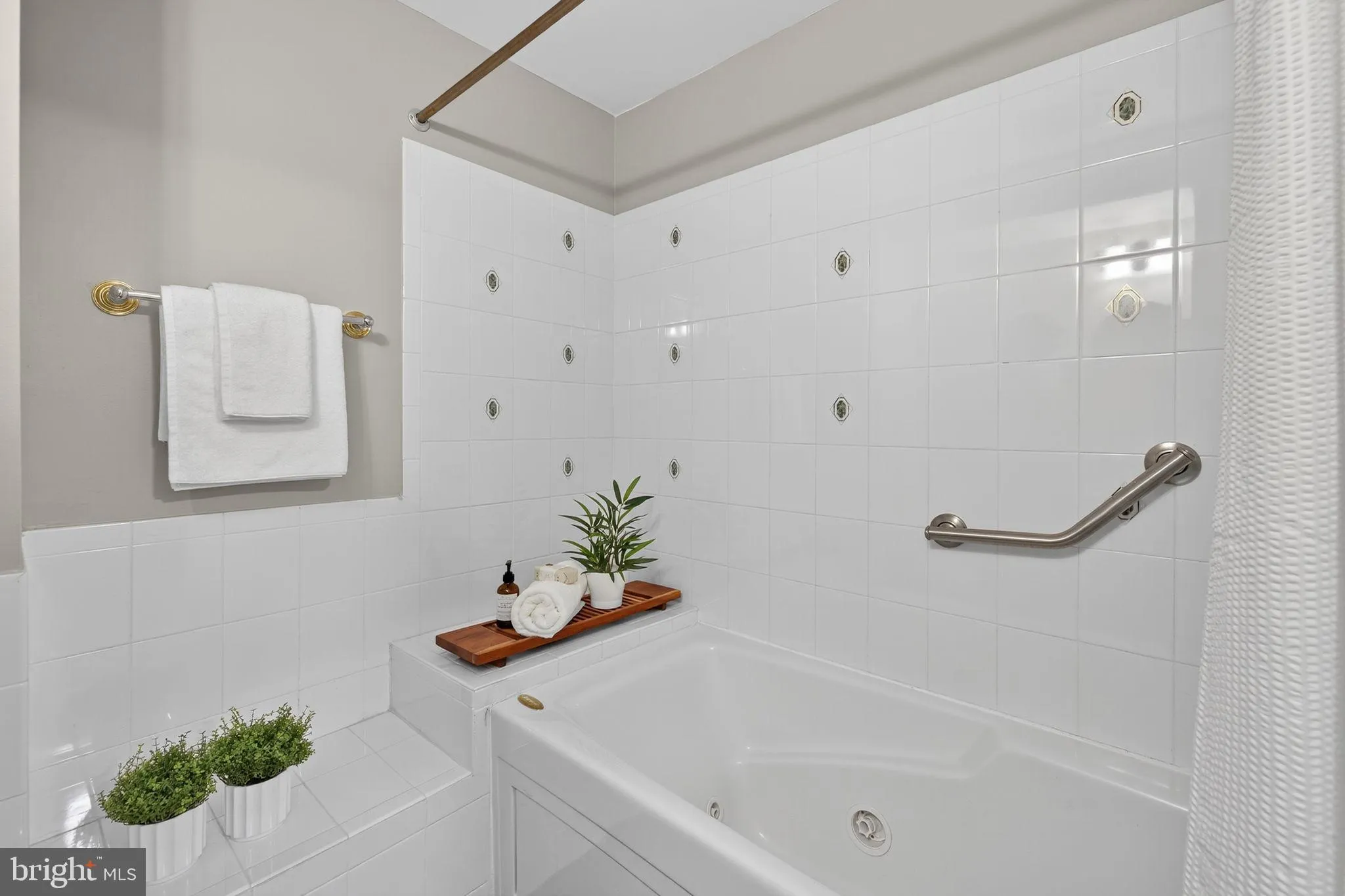 Fairfax, Virginia 22033, United States, 4 Bedrooms Bedrooms, ,4 BathroomsBathrooms,Residential,Coming Soon,224319