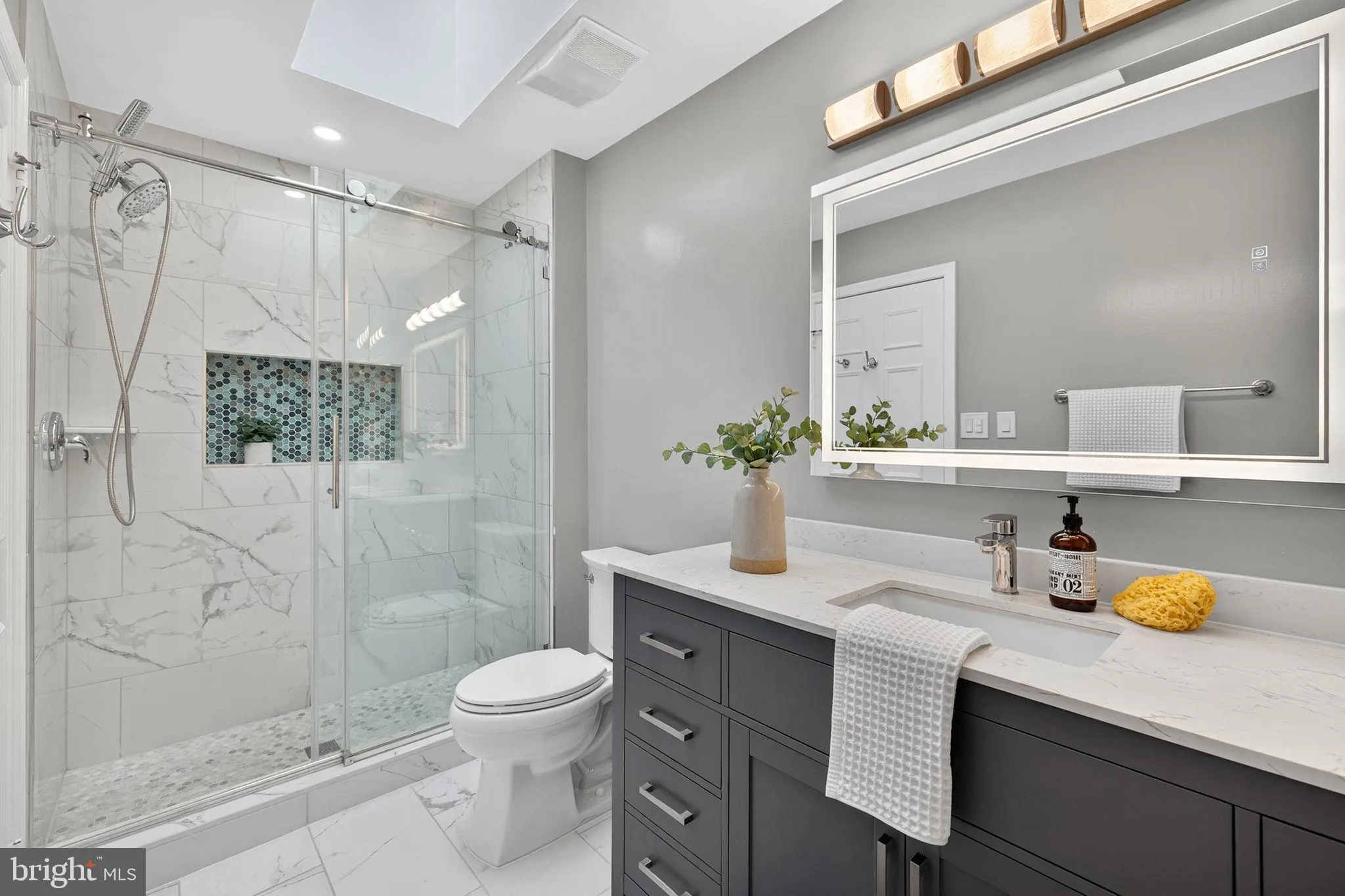 Fairfax, Virginia 22033, United States, 4 Bedrooms Bedrooms, ,4 BathroomsBathrooms,Residential,Coming Soon,224319