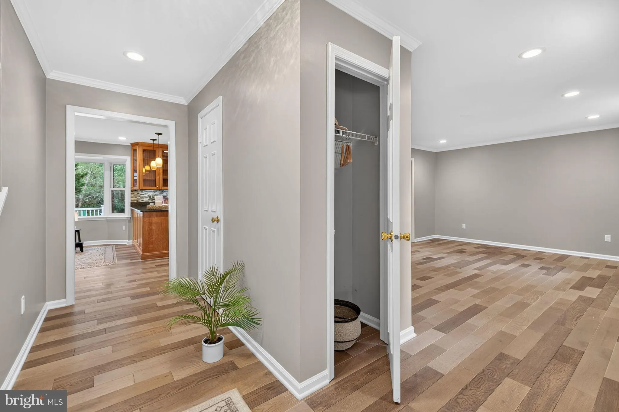 Fairfax, Virginia 22033, United States, 4 Bedrooms Bedrooms, ,4 BathroomsBathrooms,Residential,Coming Soon,224319