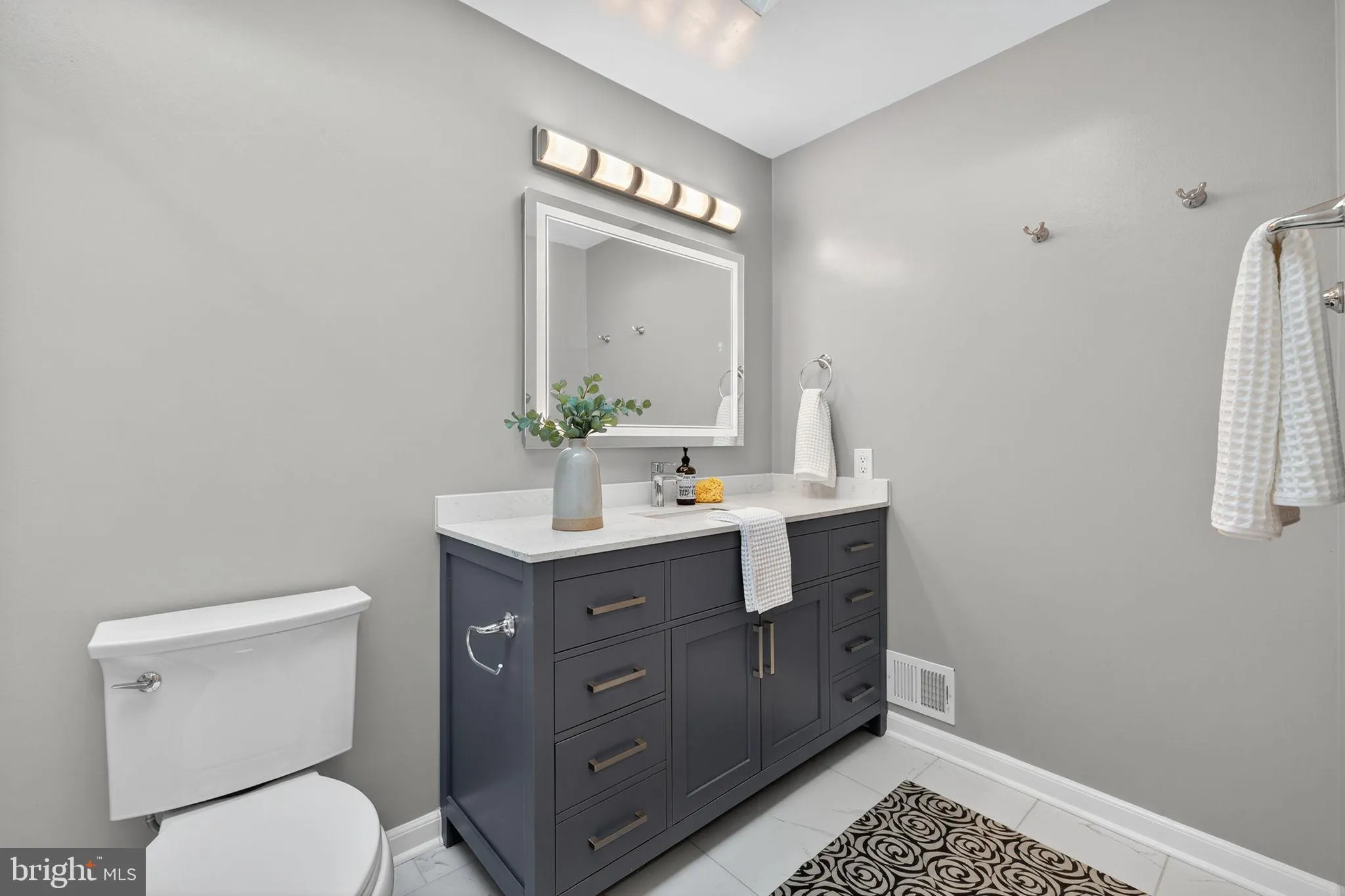 Fairfax, Virginia 22033, United States, 4 Bedrooms Bedrooms, ,4 BathroomsBathrooms,Residential,Coming Soon,224319