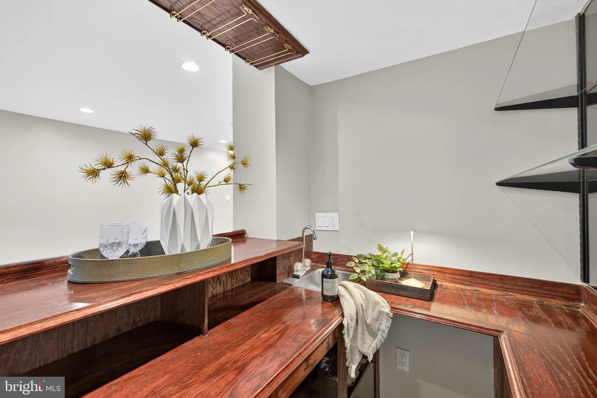 Fairfax, Virginia 22033, United States, 4 Bedrooms Bedrooms, ,4 BathroomsBathrooms,Residential,Coming Soon,224319