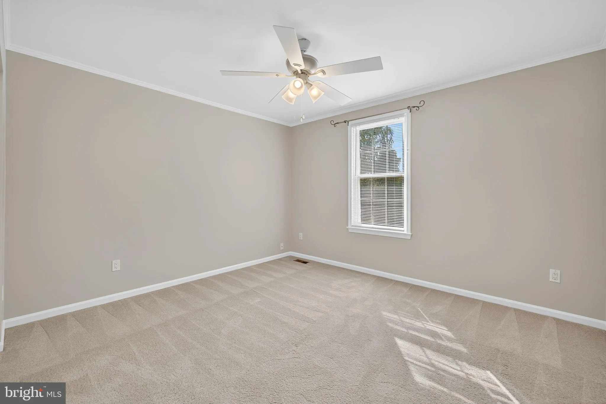 Fairfax, Virginia 22033, United States, 4 Bedrooms Bedrooms, ,4 BathroomsBathrooms,Residential,Coming Soon,224319