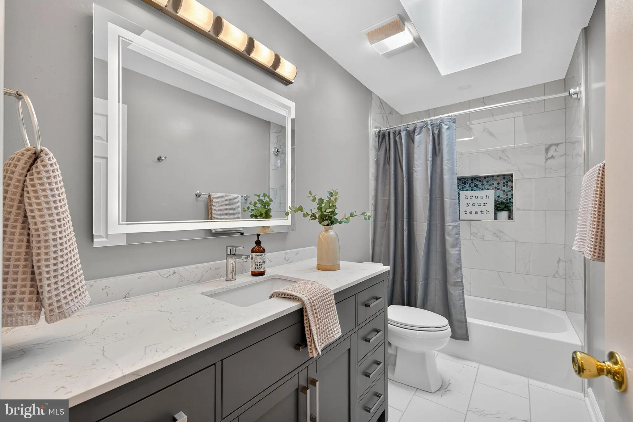 Fairfax, Virginia 22033, United States, 4 Bedrooms Bedrooms, ,4 BathroomsBathrooms,Residential,Coming Soon,224319