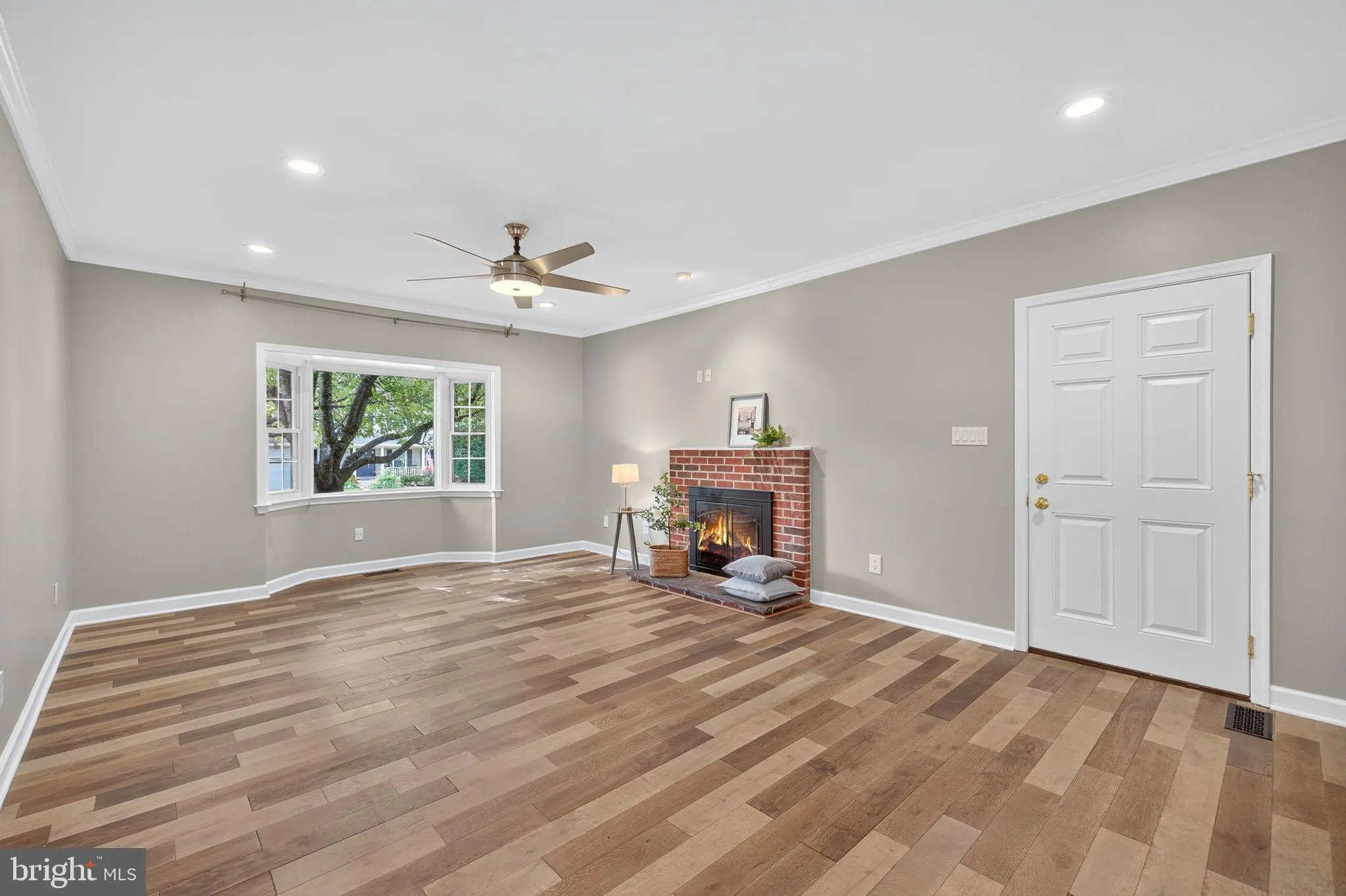 Fairfax, Virginia 22033, United States, 4 Bedrooms Bedrooms, ,4 BathroomsBathrooms,Residential,Coming Soon,224319