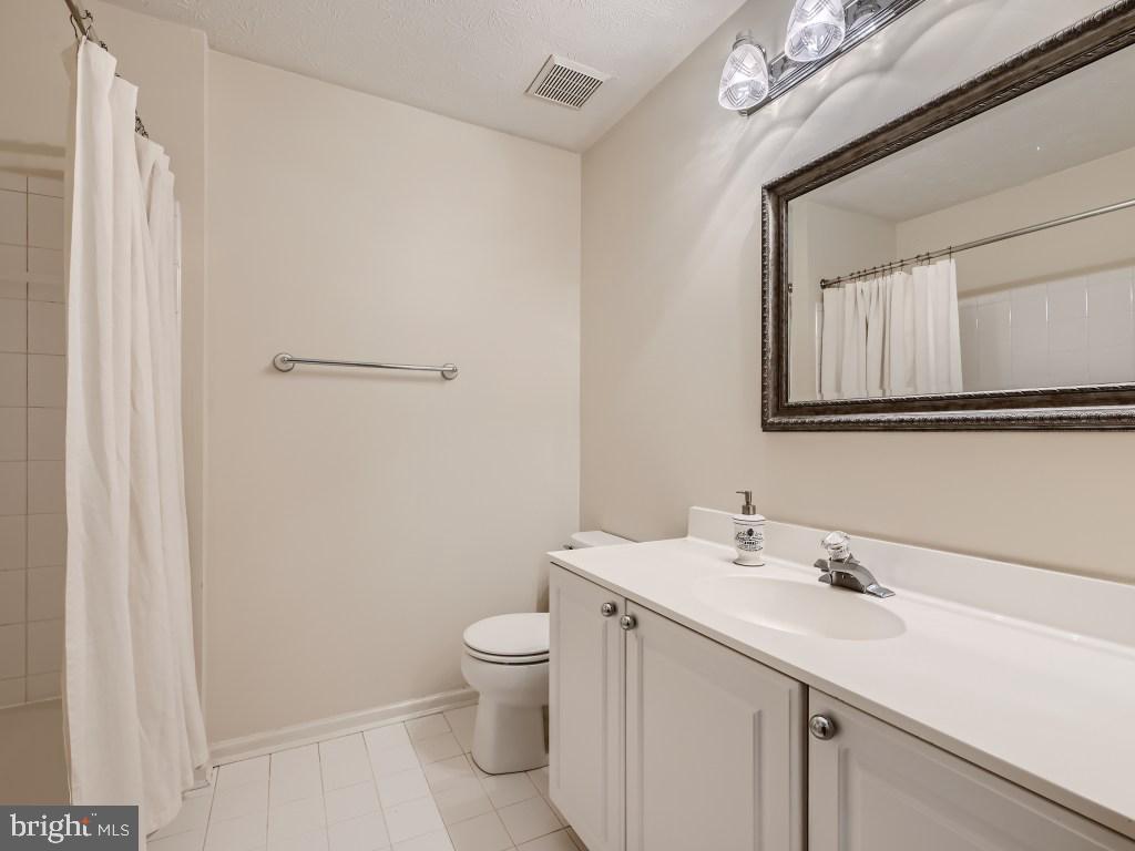 NEWTOWN - Residential