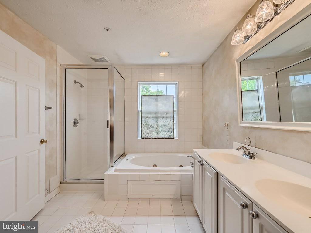 NEWTOWN - Residential