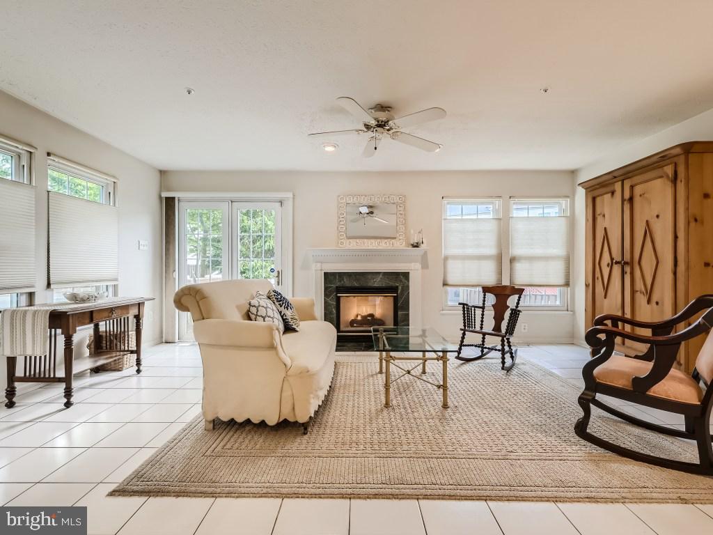 NEWTOWN - Residential