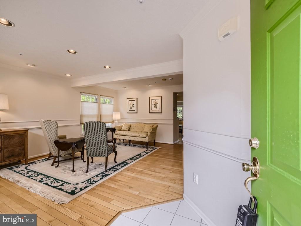 NEWTOWN - Residential