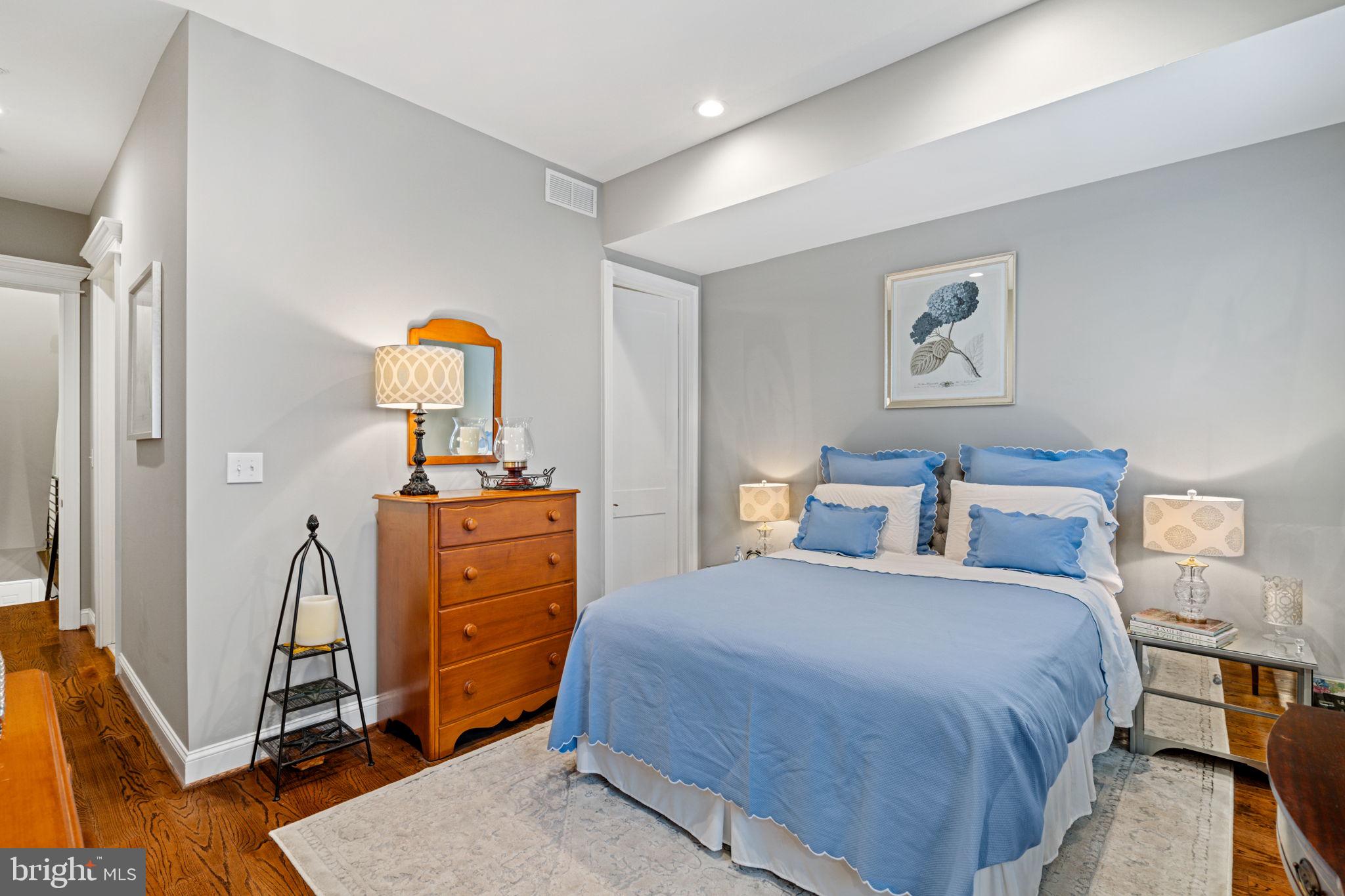 GRADUATE HOSPITAL - Residential