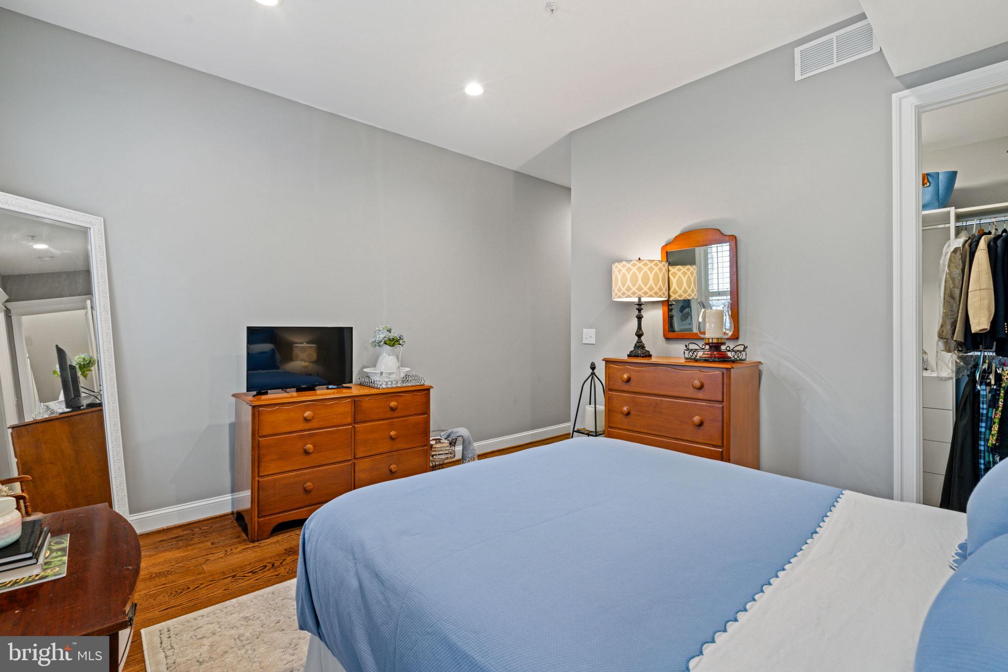 GRADUATE HOSPITAL - Residential