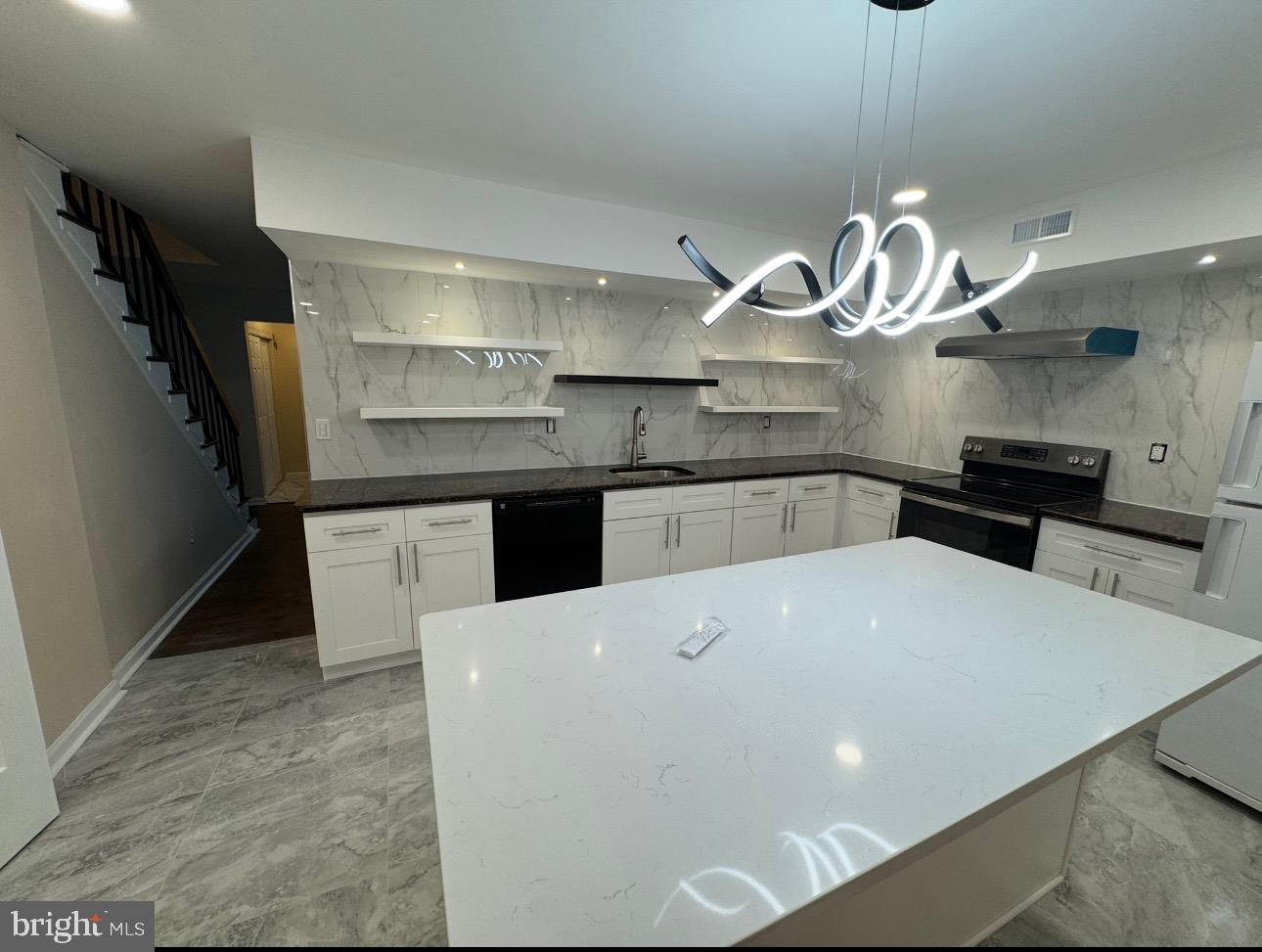 APPLE HILL - Residential Lease