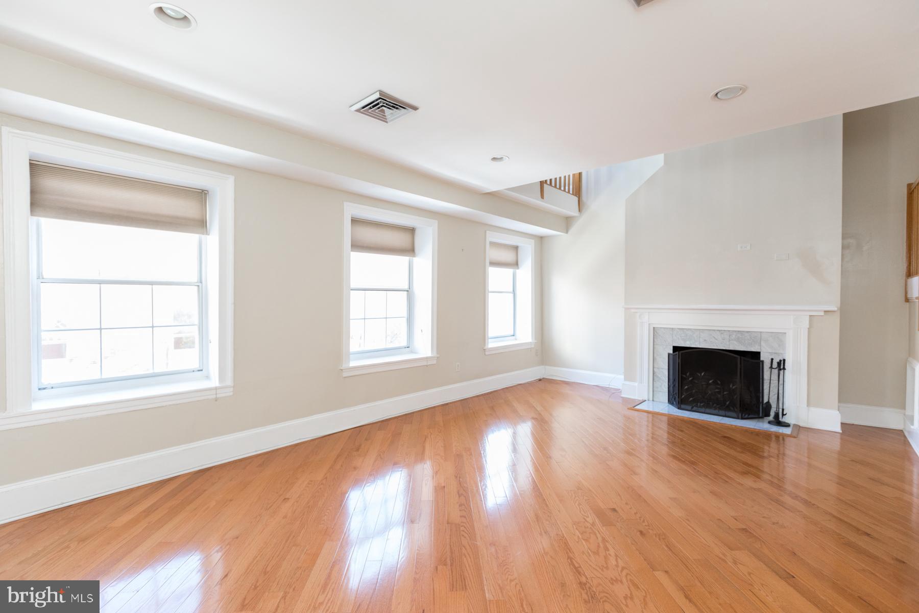 WASHINGTON SQ WEST - Residential Lease