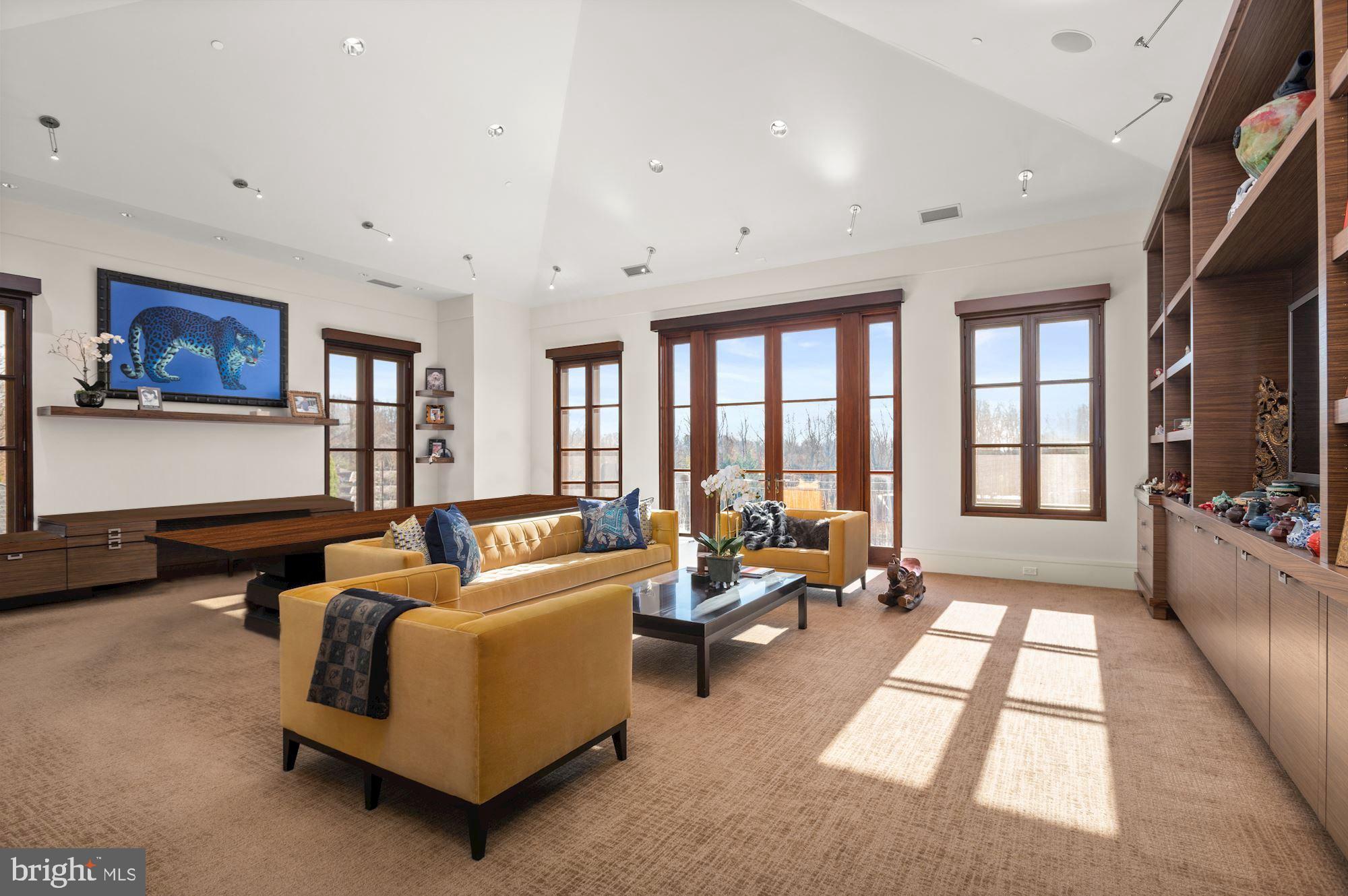 BURNING TREE - Residential