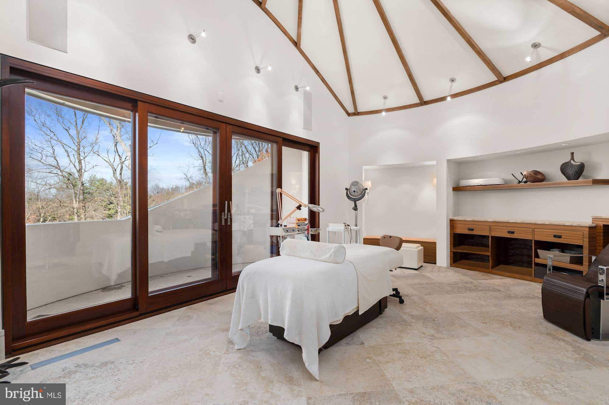 BURNING TREE - Residential