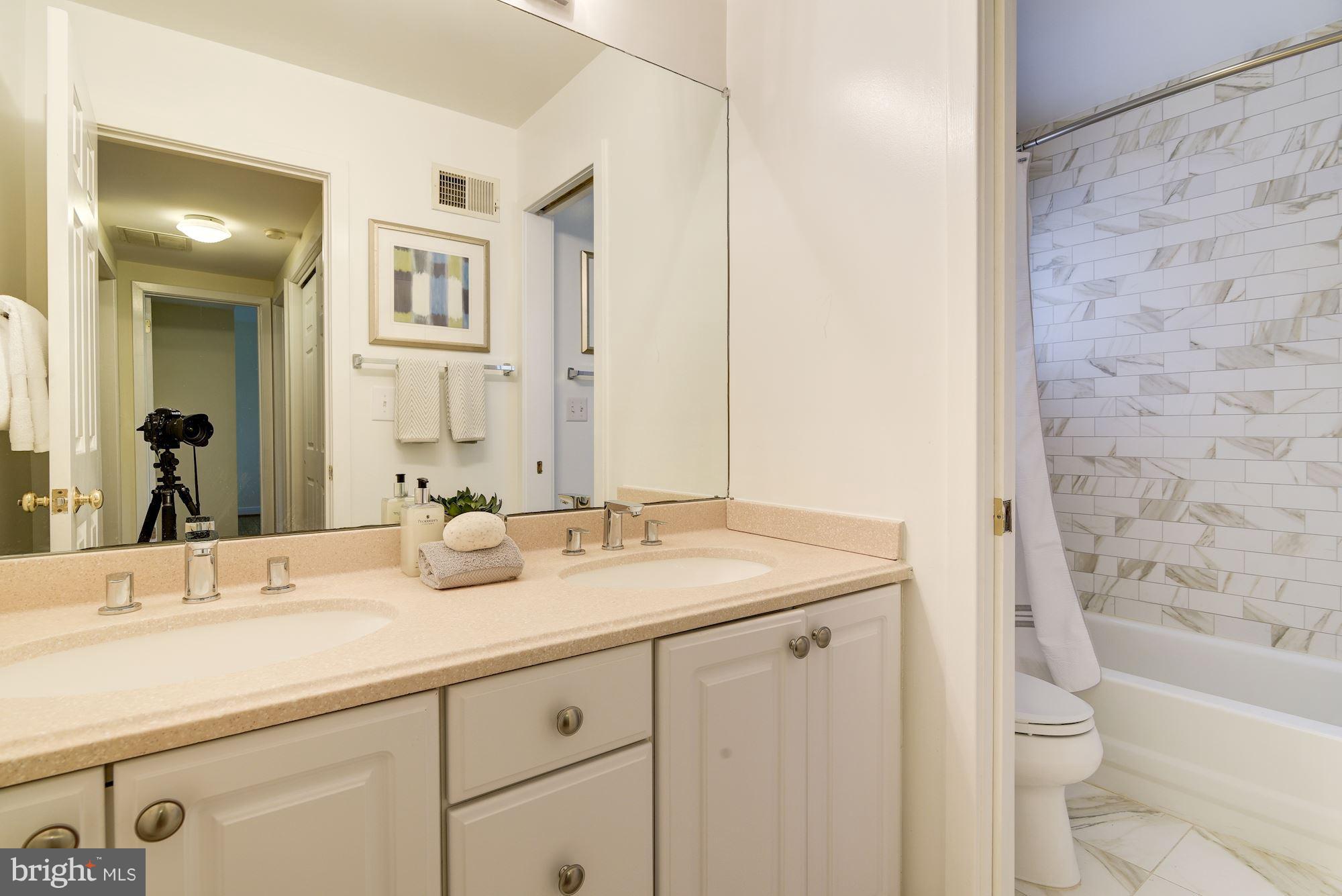 HILLMEAD - Residential