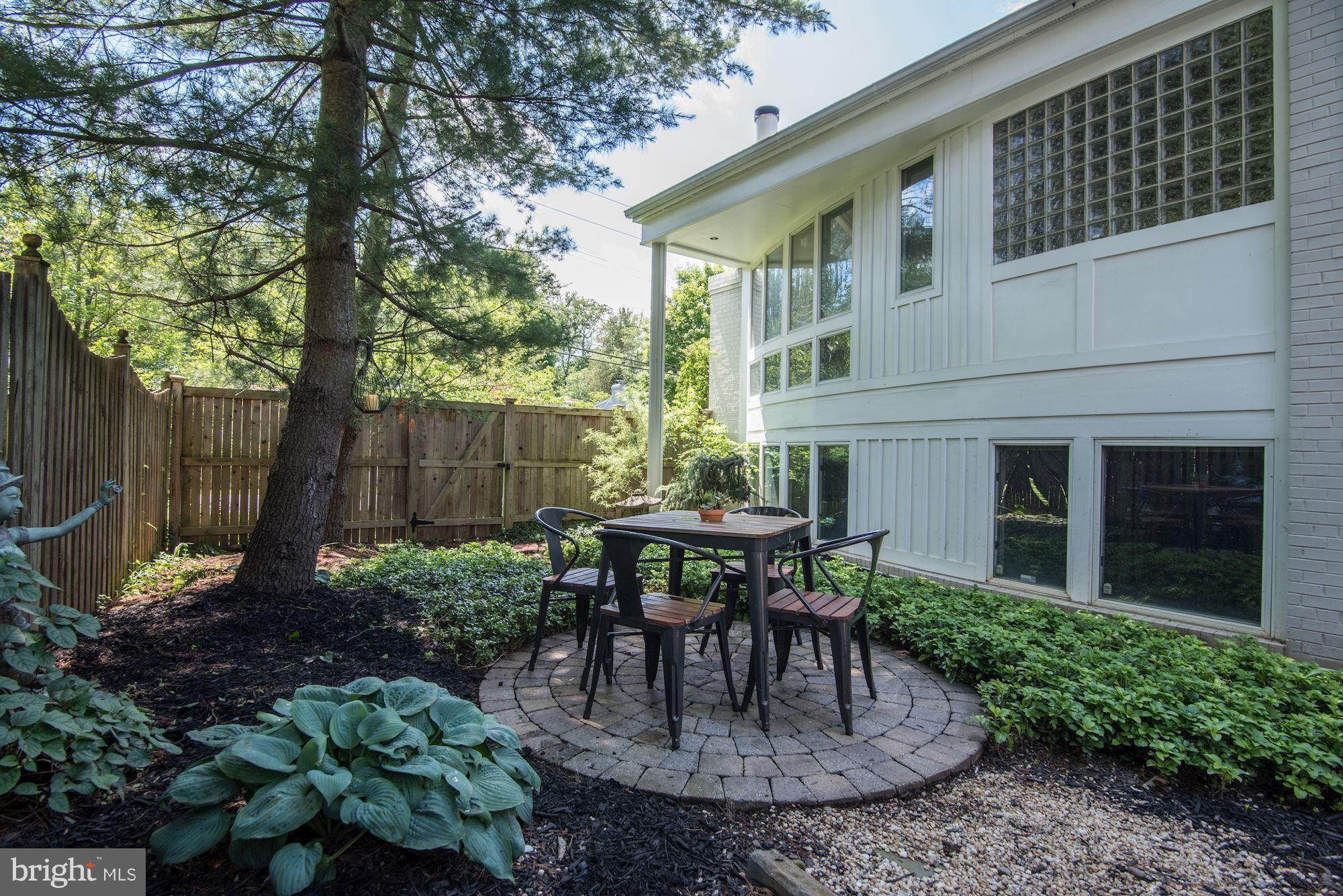 HILLMEAD - Residential