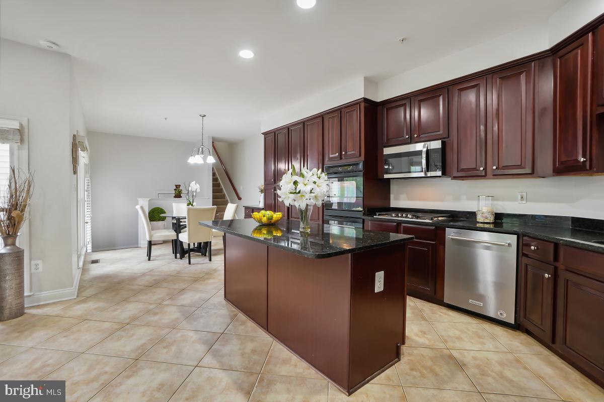 KING FARM WATKINS POND - Residential