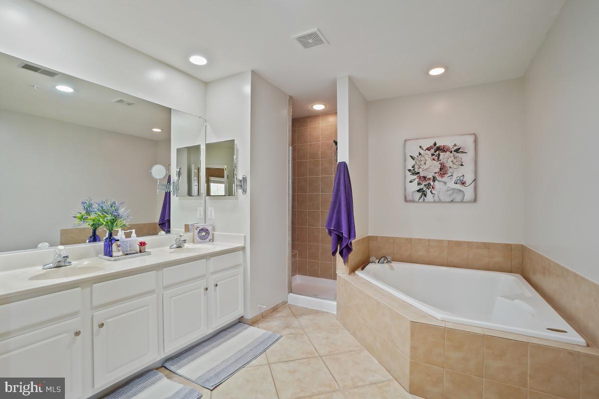 KING FARM WATKINS POND - Residential