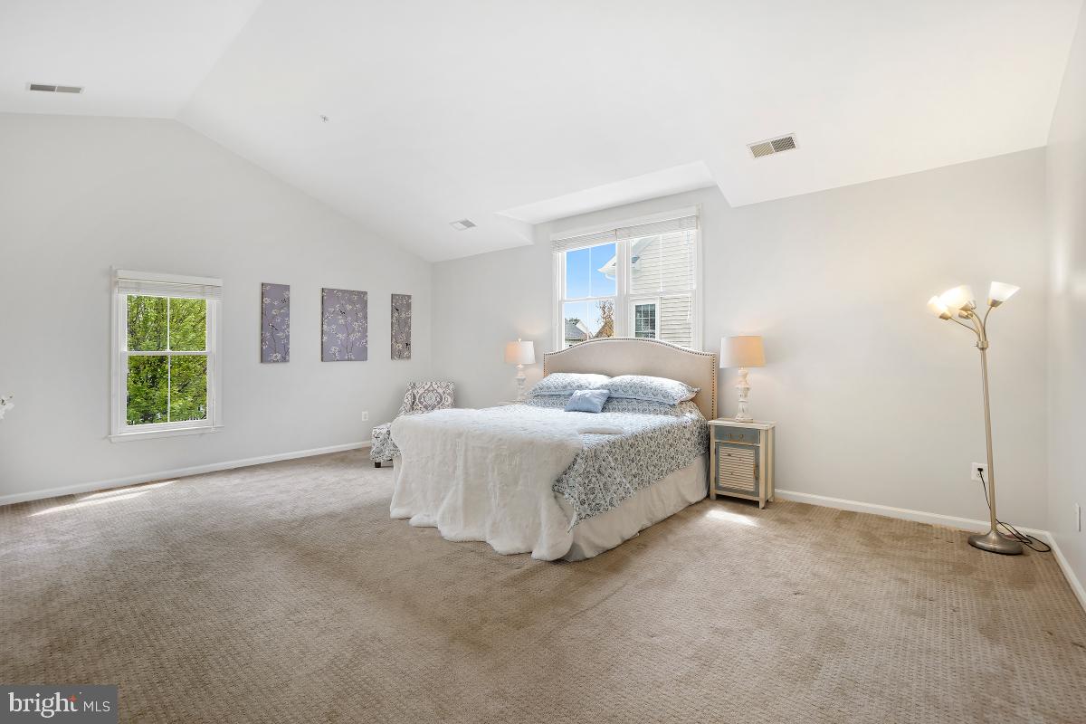 KING FARM WATKINS POND - Residential