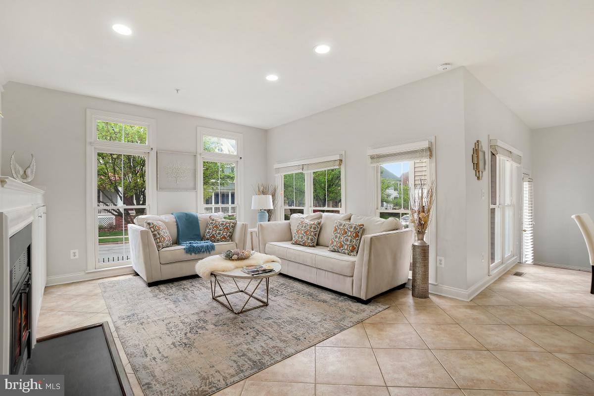 KING FARM WATKINS POND - Residential