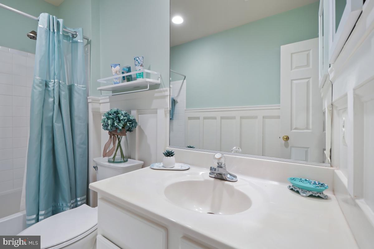 KING FARM WATKINS POND - Residential