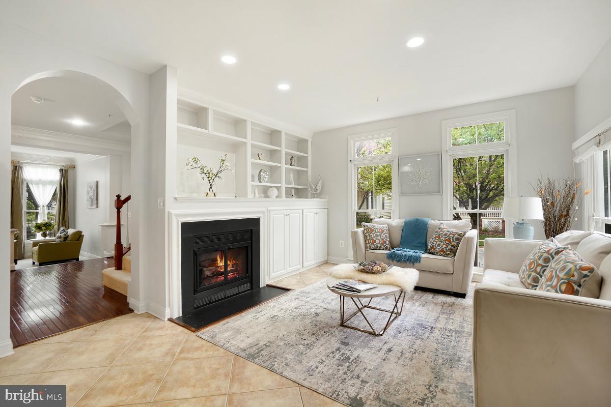 KING FARM WATKINS POND - Residential