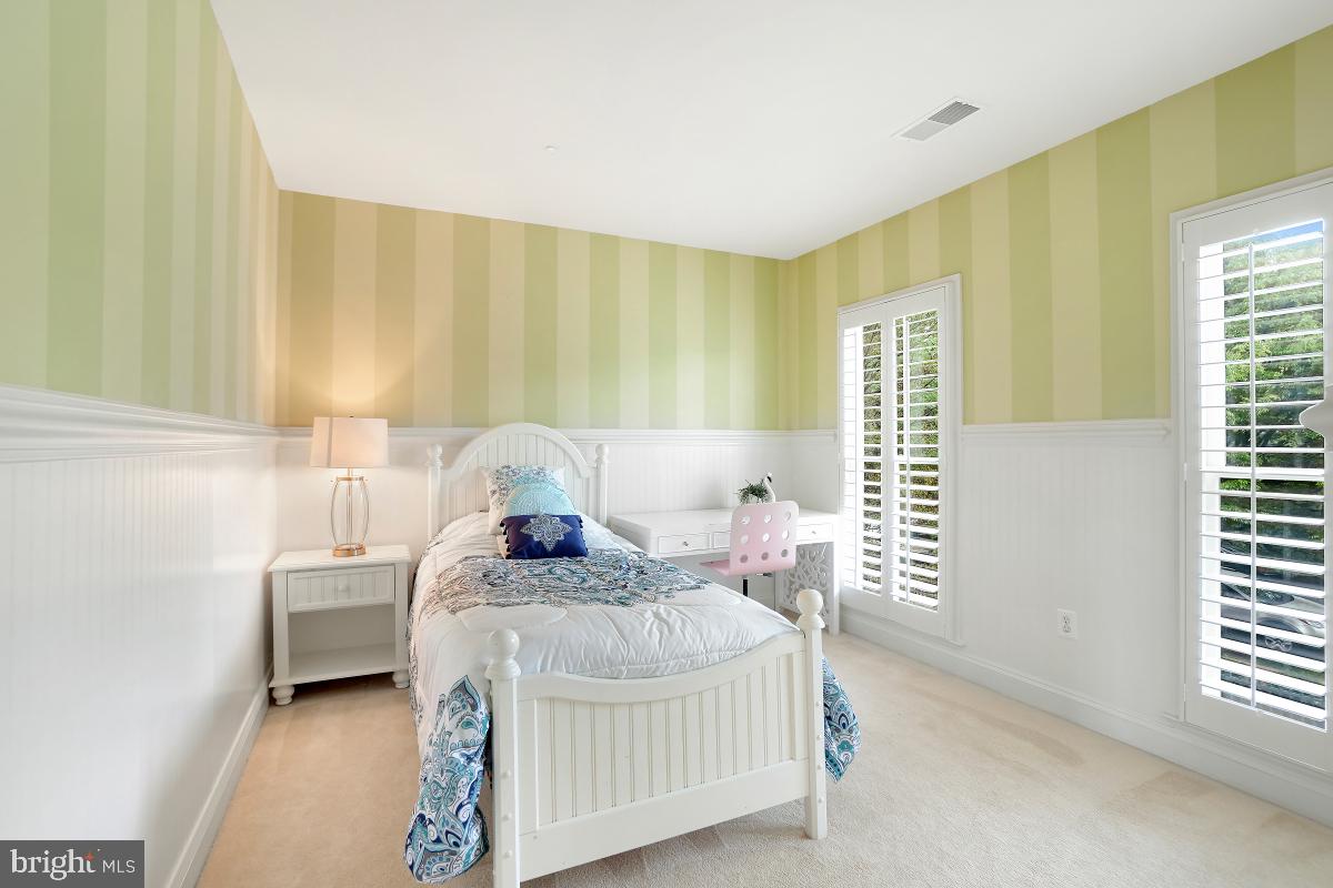 KING FARM WATKINS POND - Residential