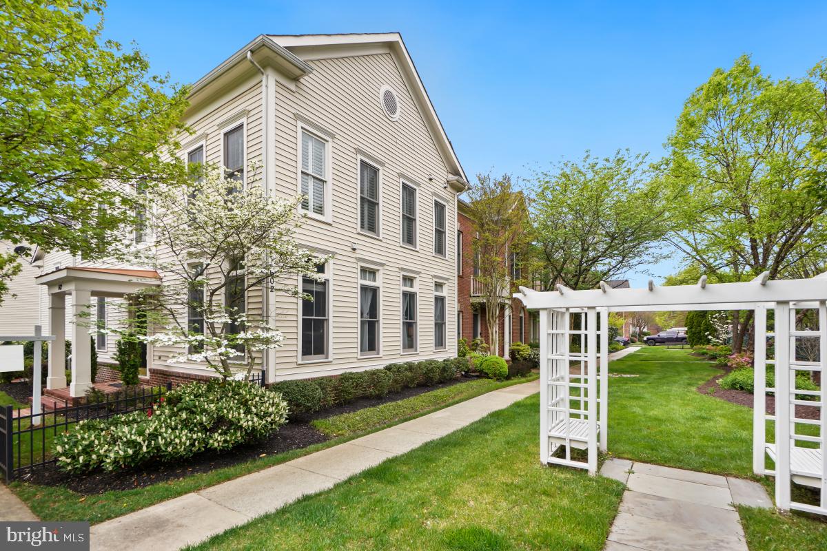 KING FARM WATKINS POND - Residential