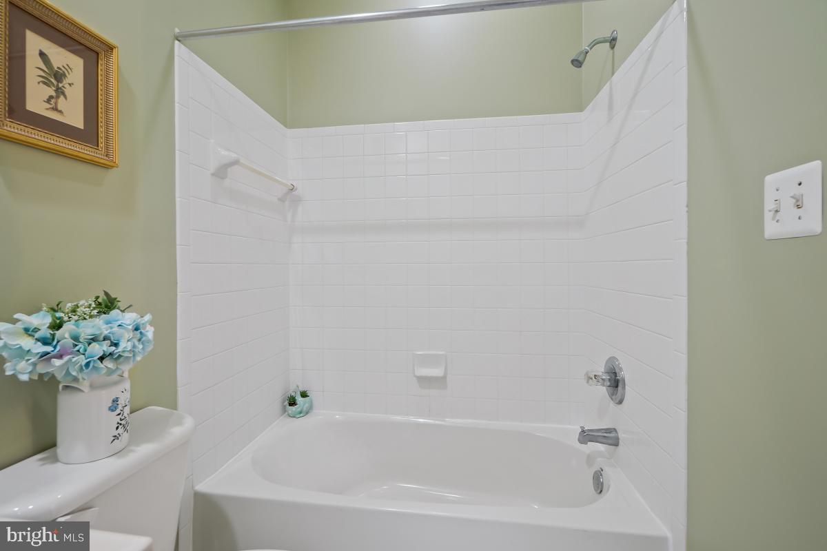 KING FARM WATKINS POND - Residential