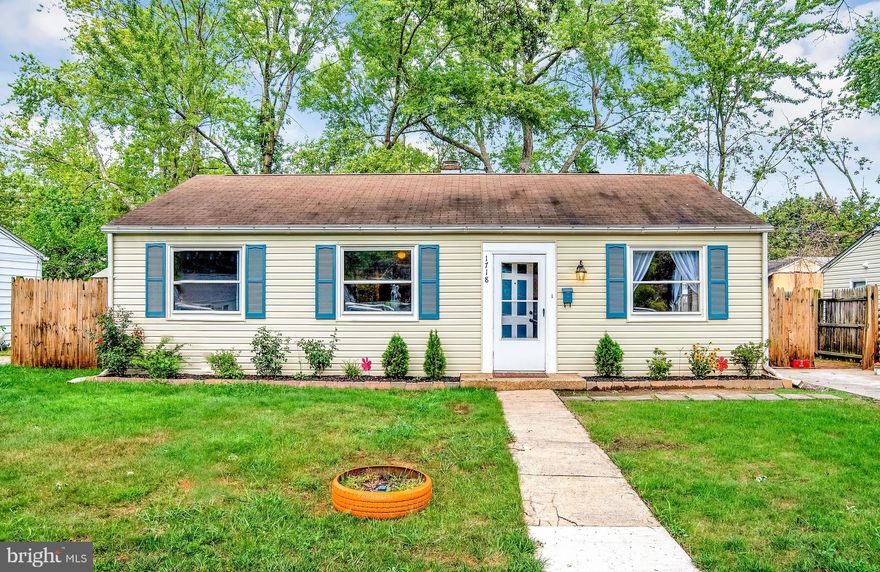 LOCATION! LOCATION! LOCATION! Property is priced to sell.!!! This very cute Cape Cod is waiting for the right family, counting 3BR 1Bath! This home is one you do not want to miss out on! Relax outback on the private backyard! Property is located in a very desirable neighborhood. Walking distance to many Shopping Centers, Library, Schools and other shops. Come see!! Any questions please reach out to listing agent.!