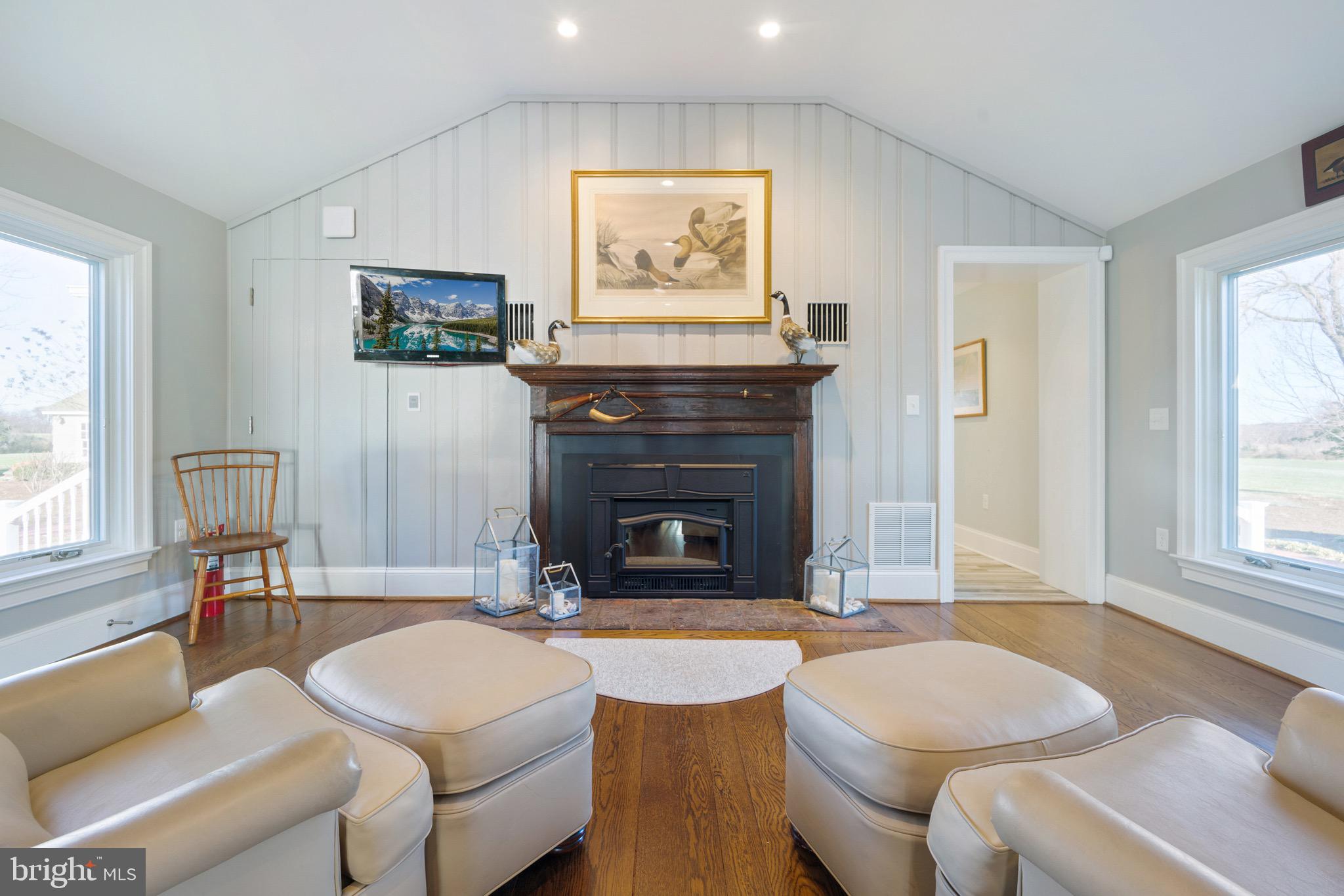 PINEY NECK - Residential