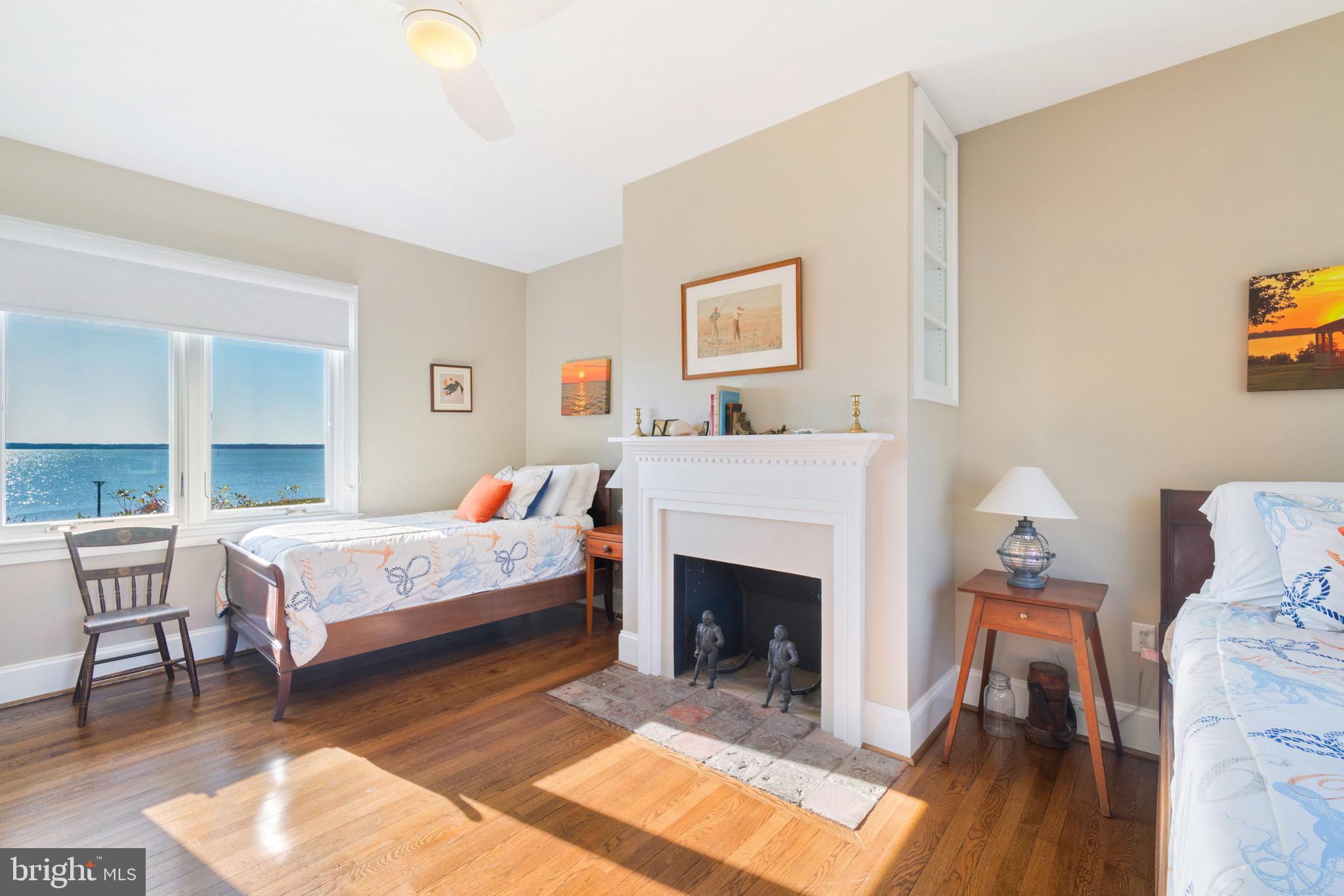 PINEY NECK - Residential