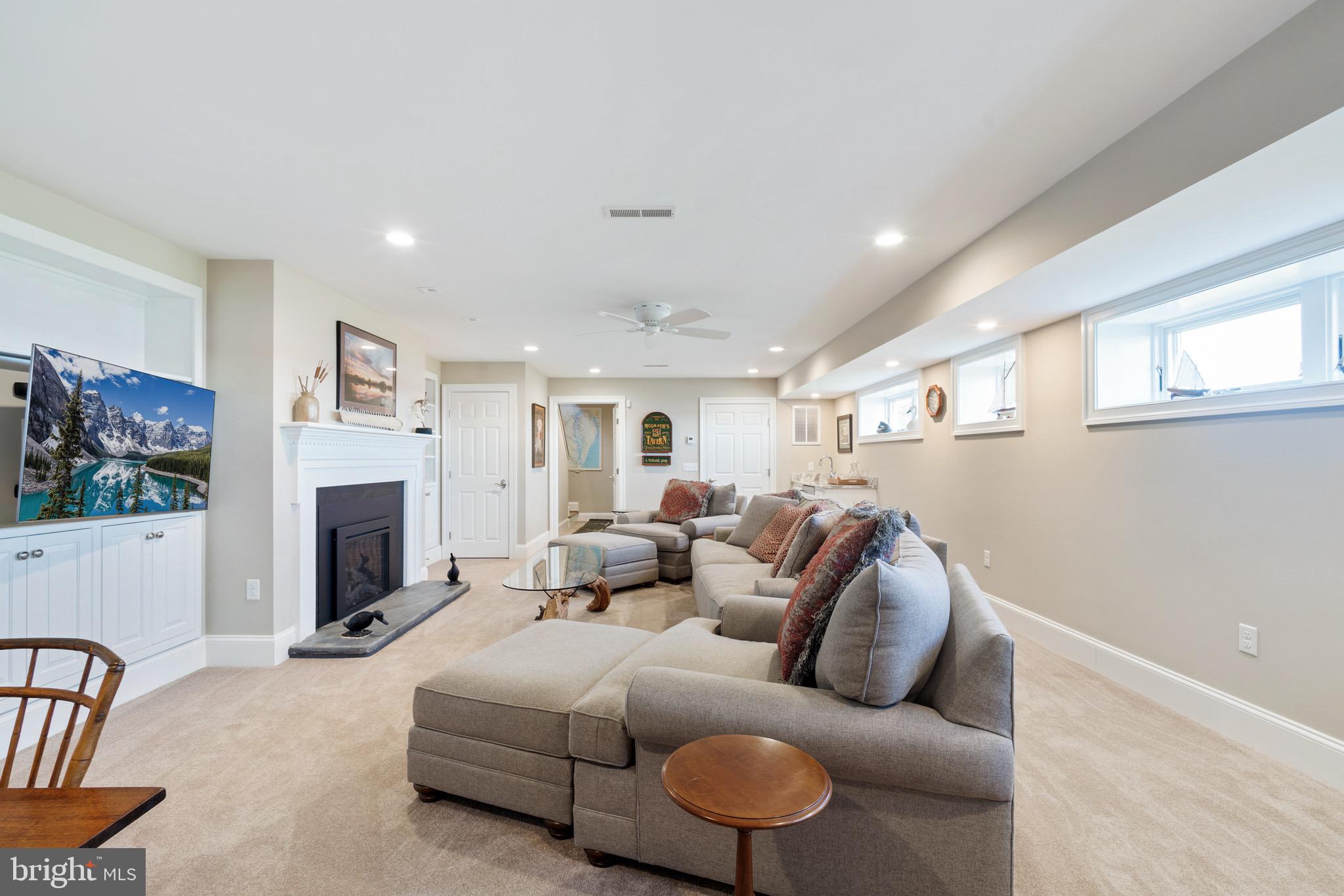 PINEY NECK - Residential