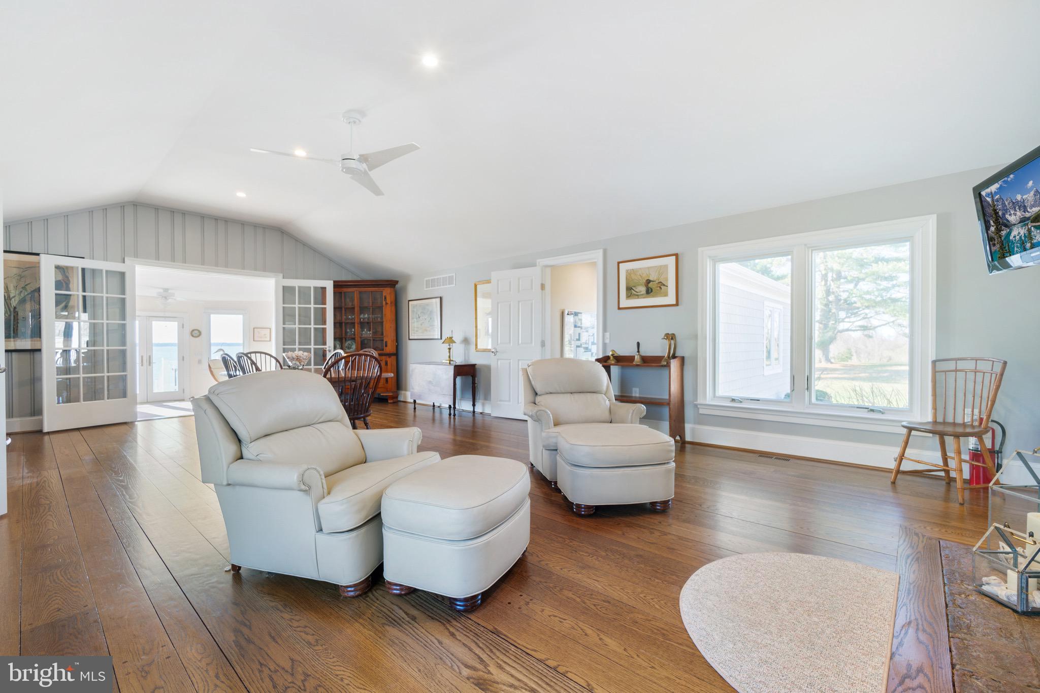 PINEY NECK - Residential