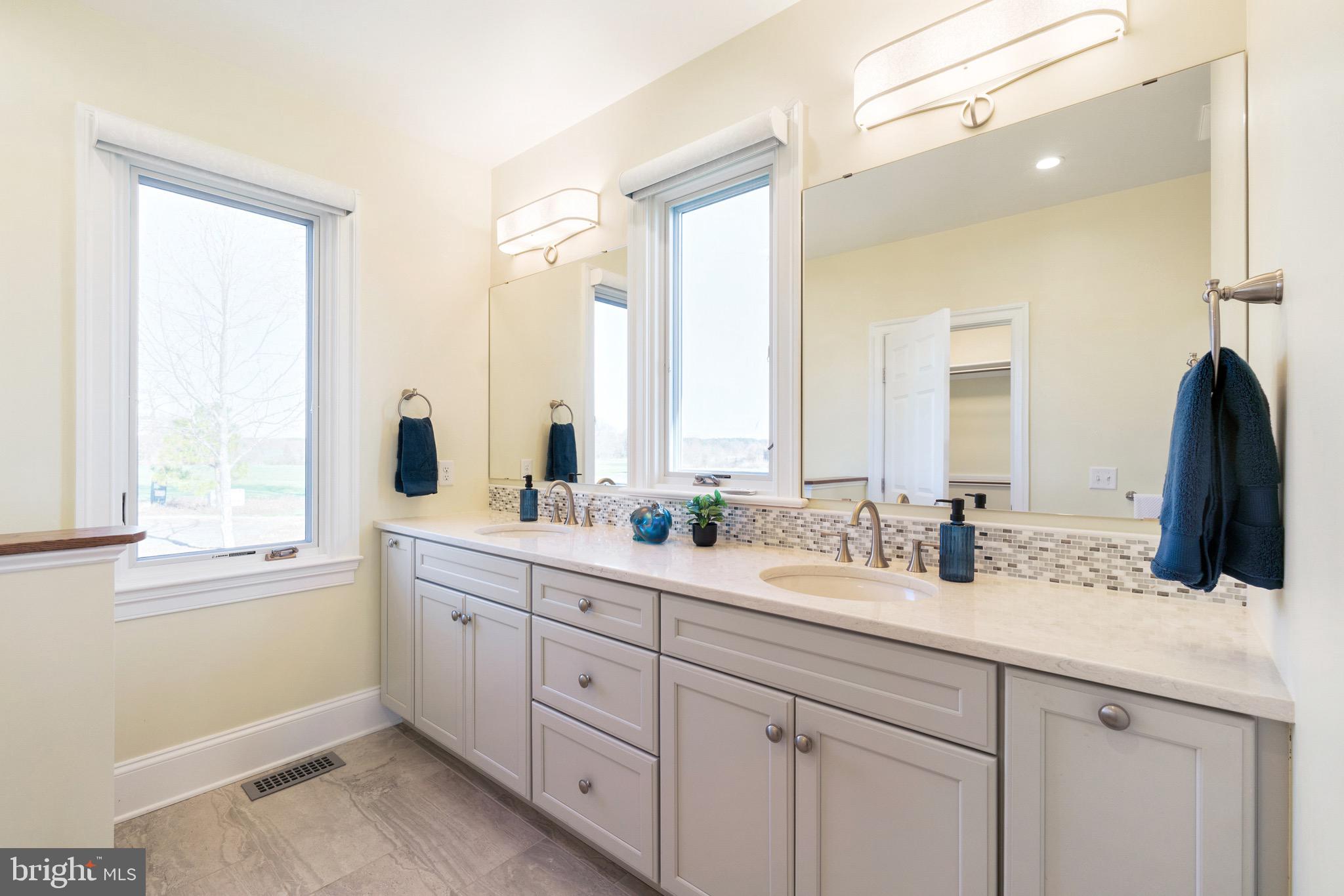 PINEY NECK - Residential