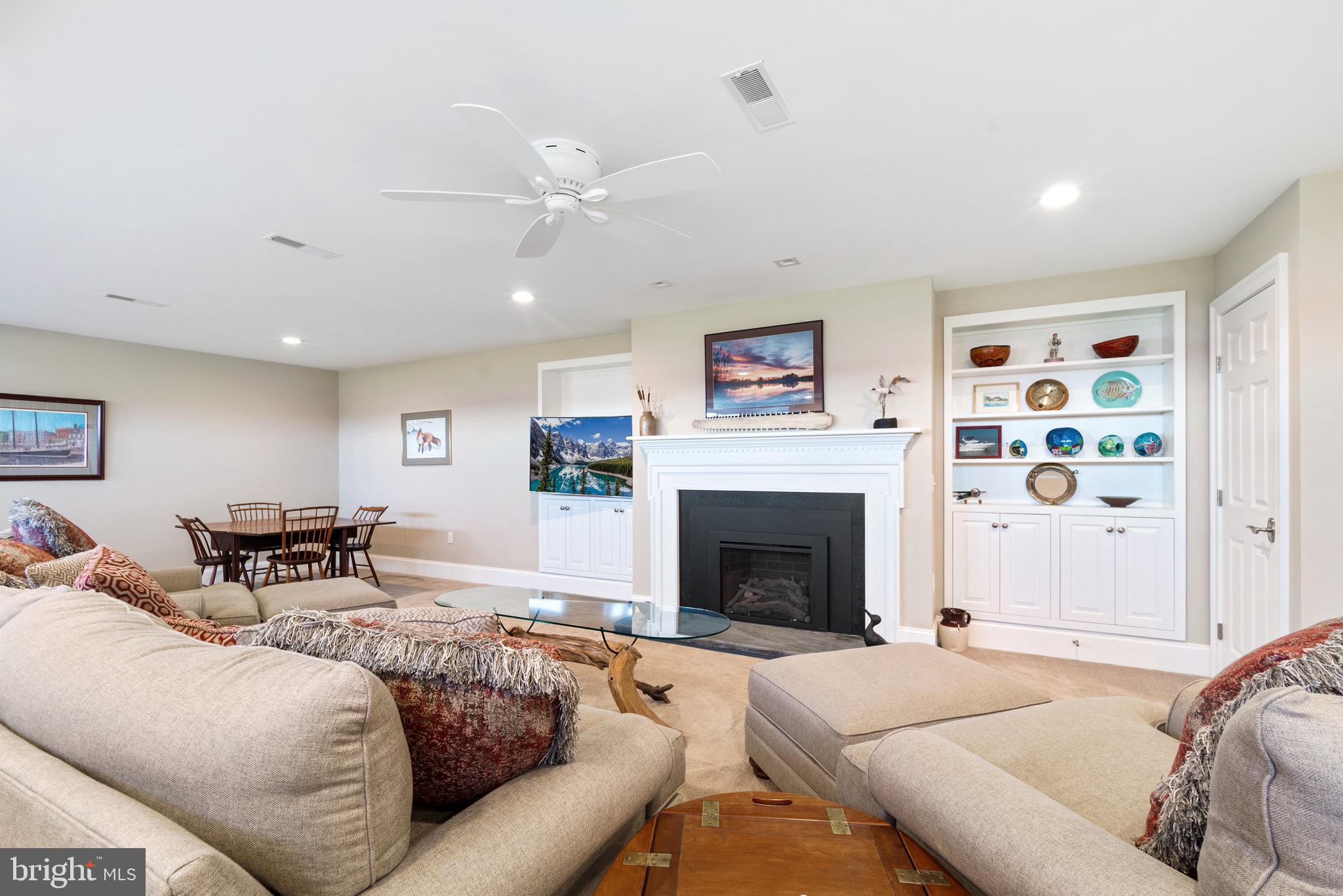 PINEY NECK - Residential