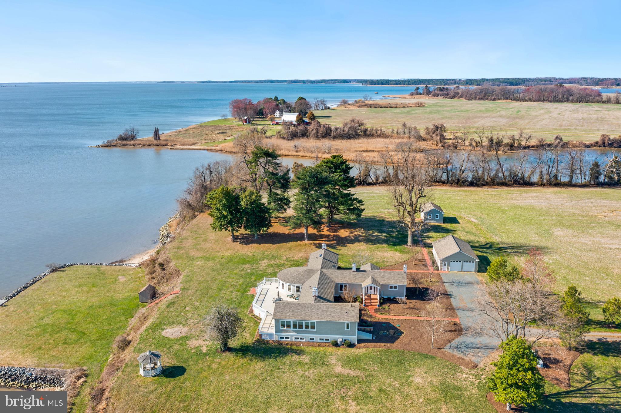 PINEY NECK - Residential