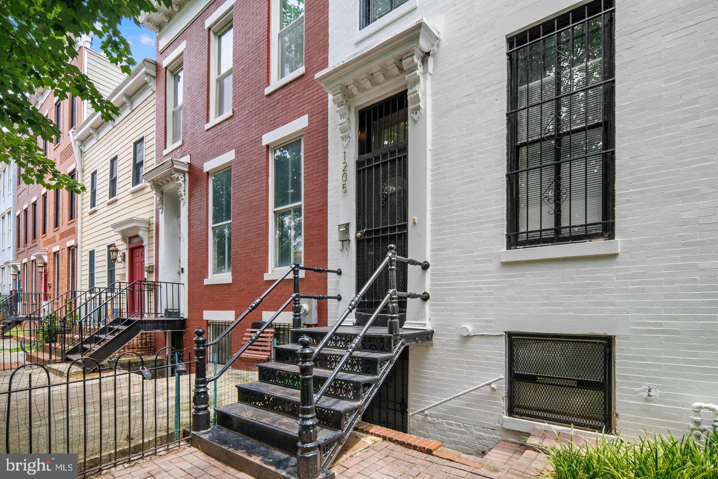 1205 4TH STREET NW
