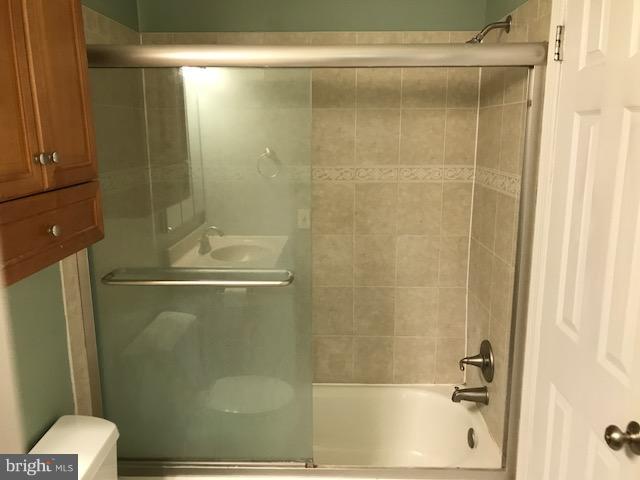 LAKEVIEW - Residential Lease