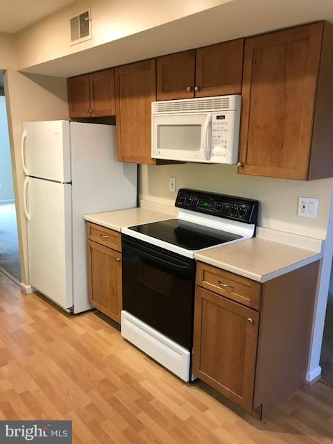 LAKEVIEW - Residential Lease