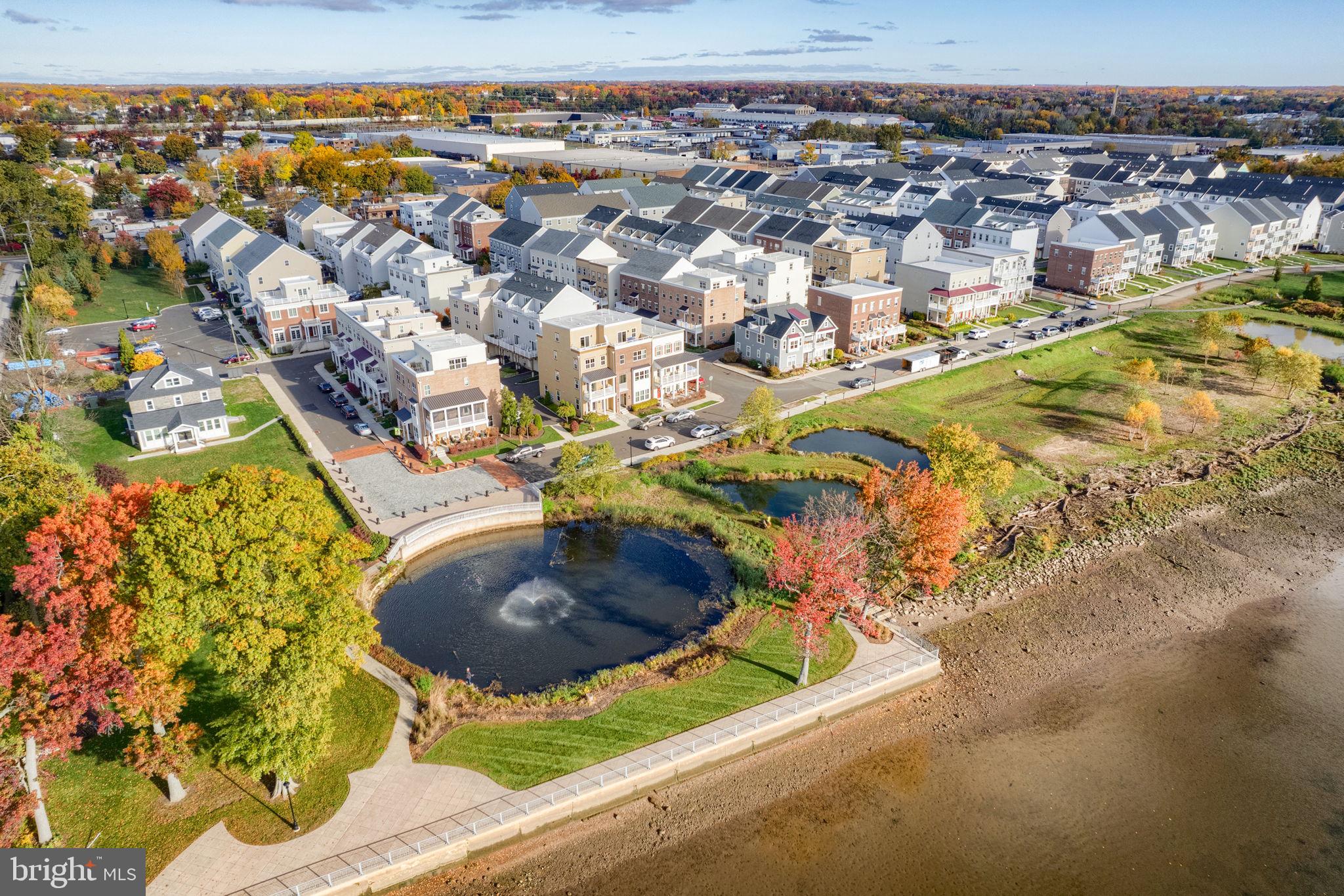 WATERSIDE - Residential