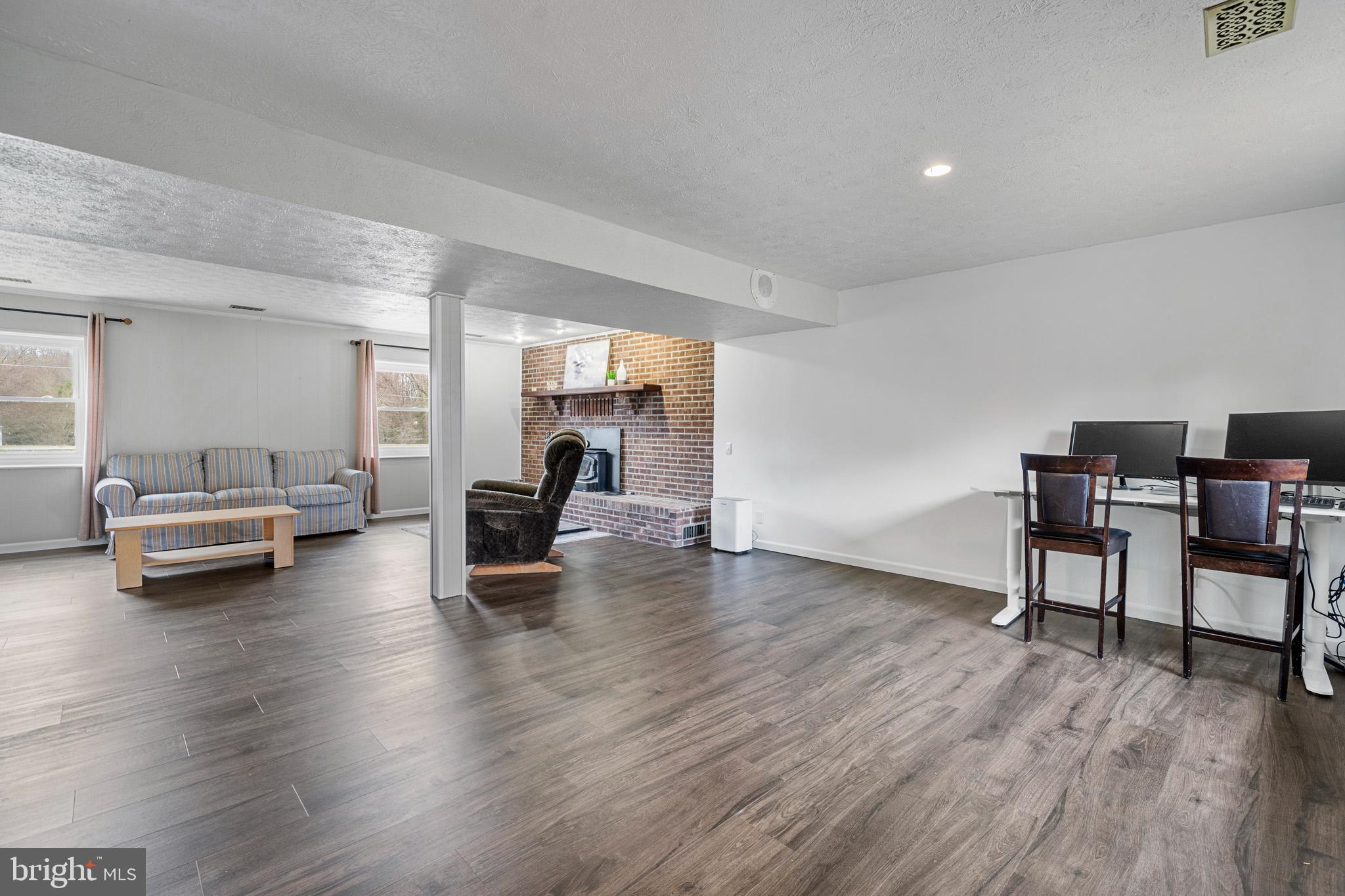 SIMMS LANDING - Residential