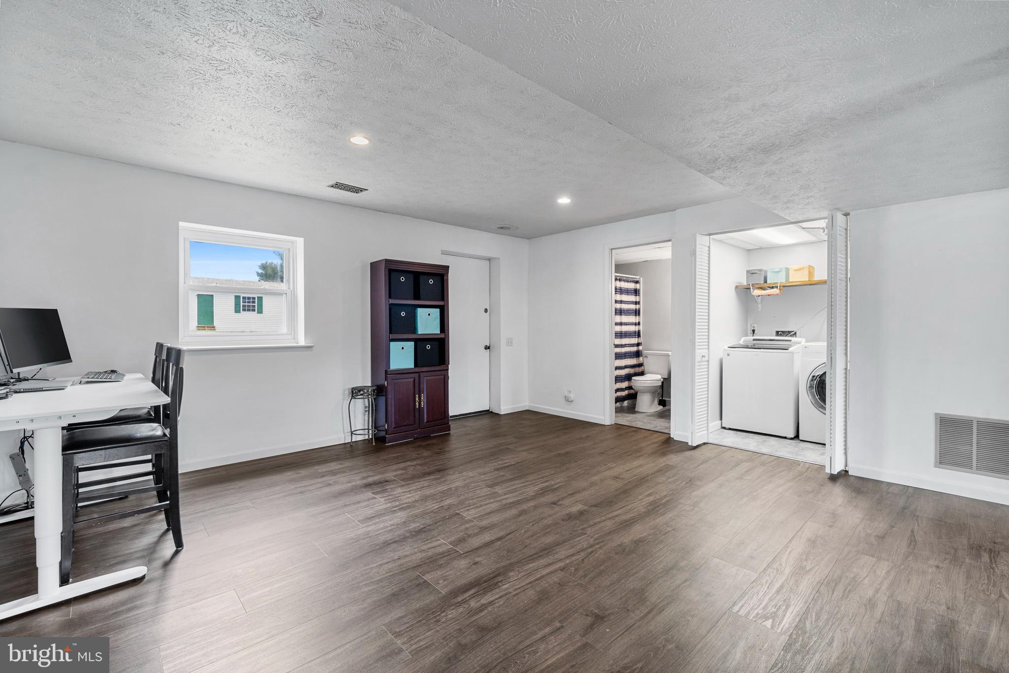 SIMMS LANDING - Residential