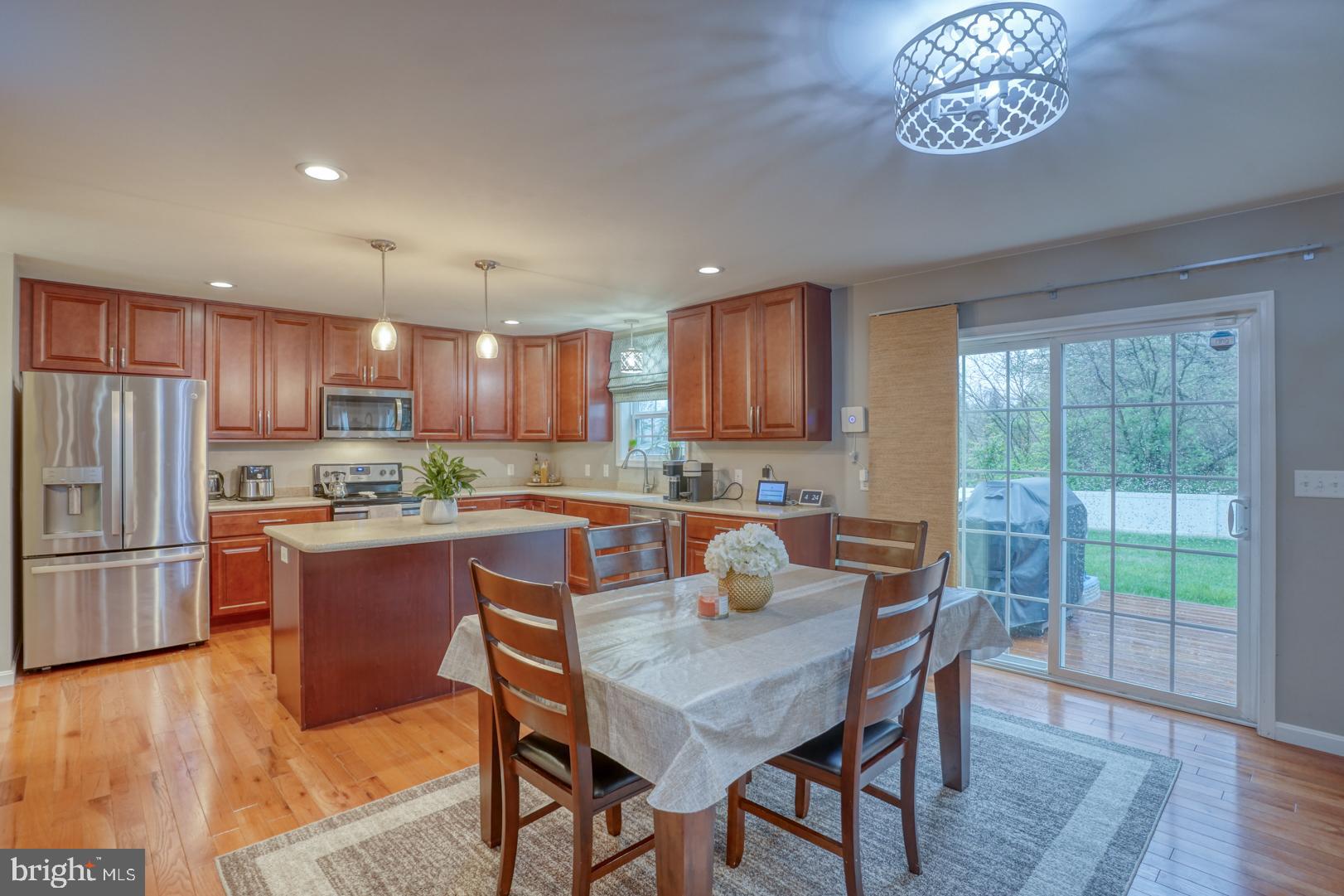 POINT LANDING - Residential