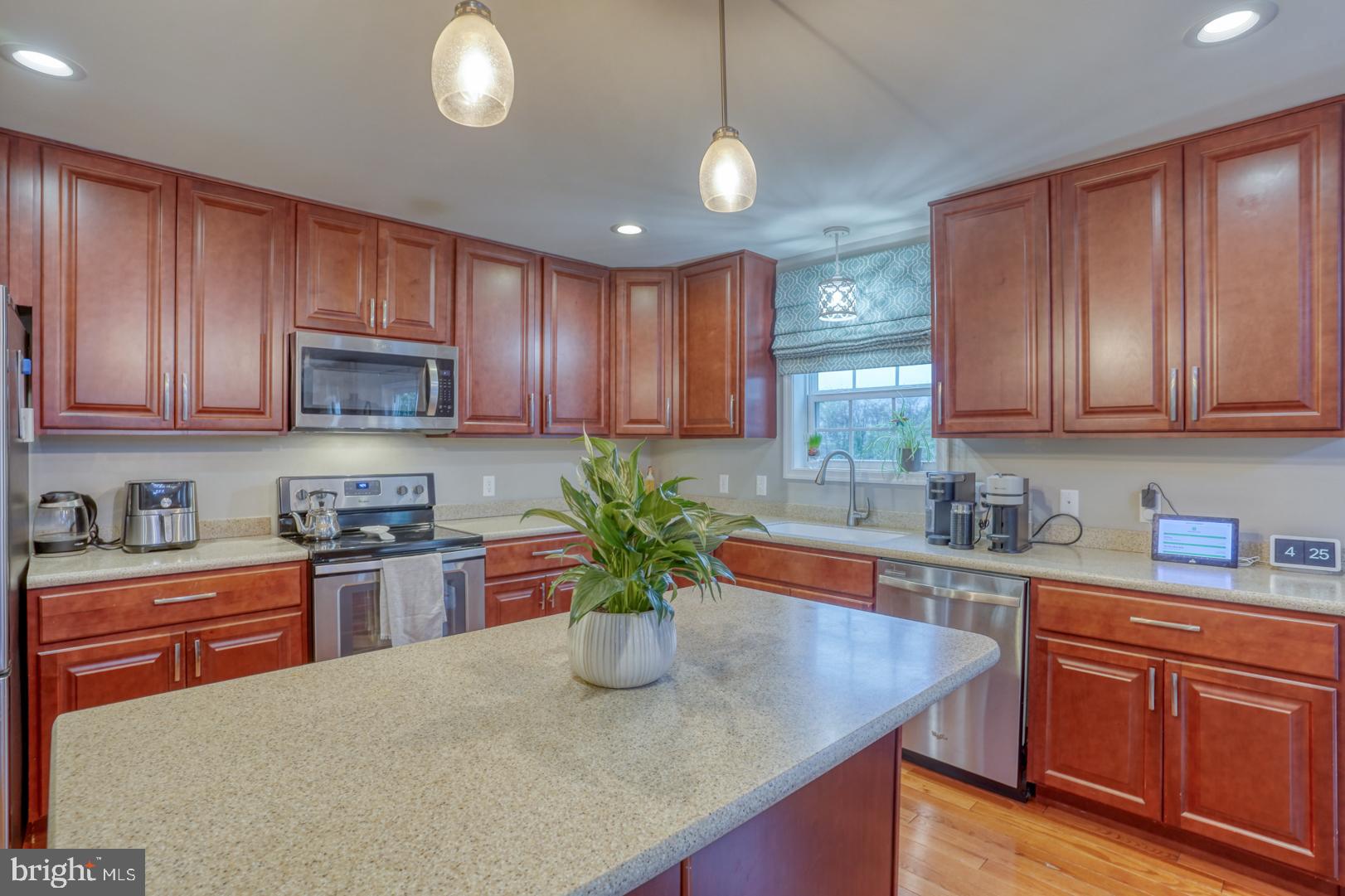 POINT LANDING - Residential