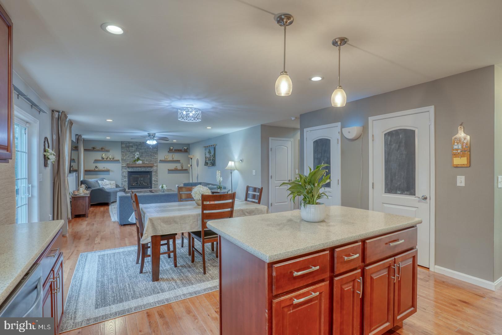 POINT LANDING - Residential