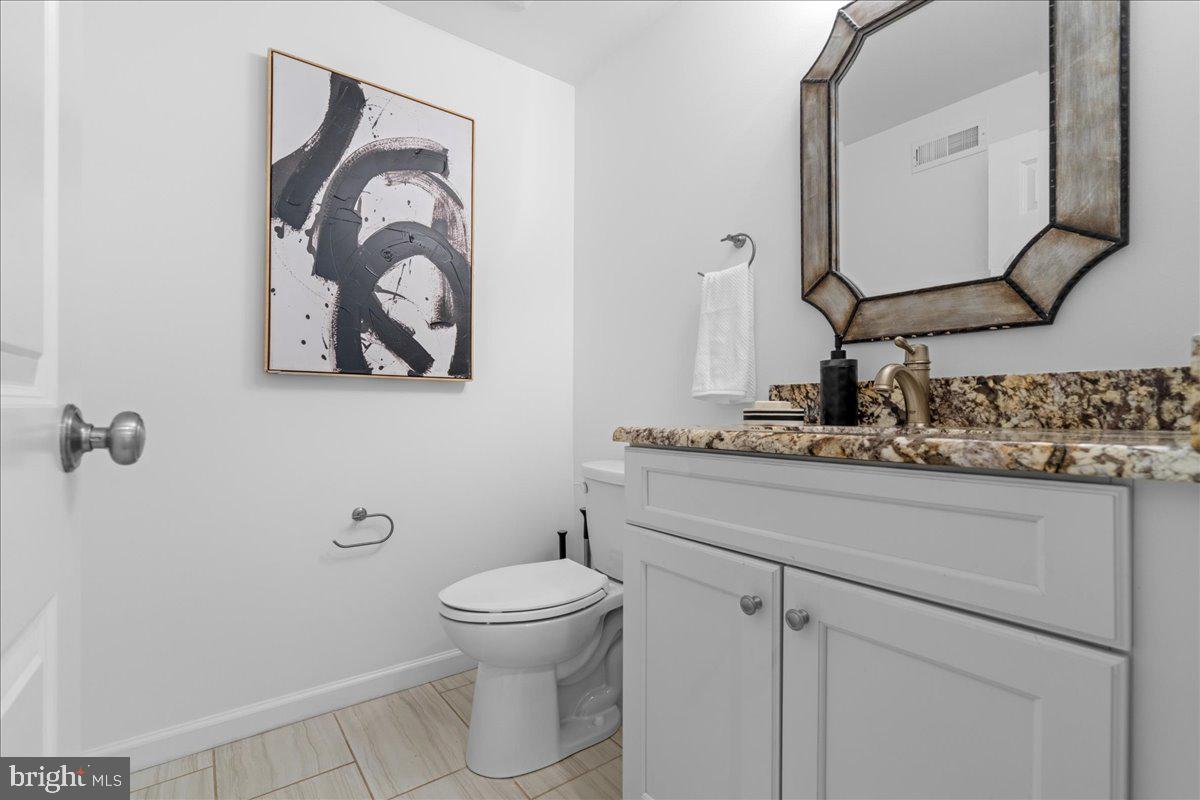 QUEEN VILLAGE - Residential