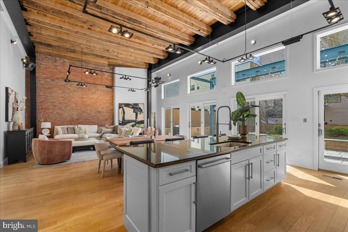 314 FITZWATER STREET 16