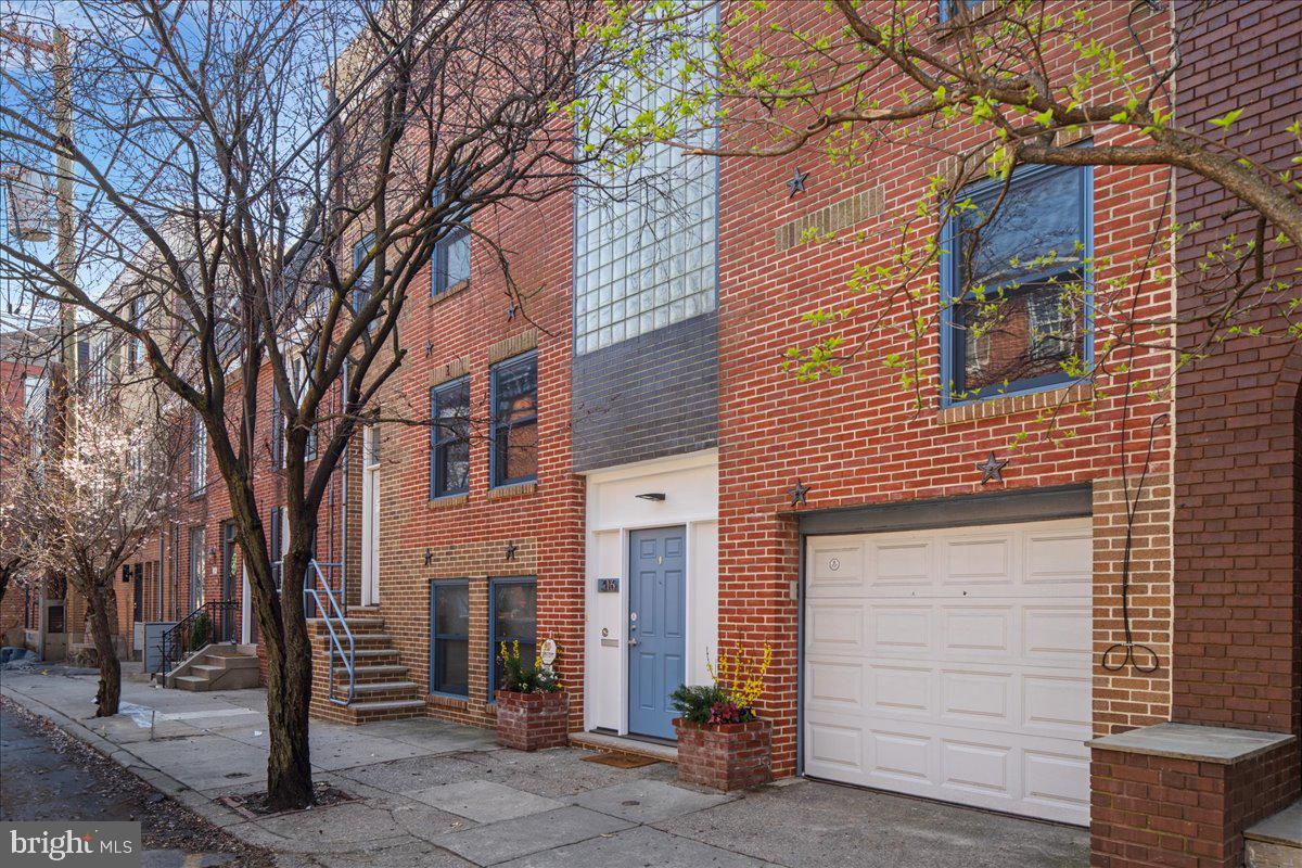 QUEEN VILLAGE - Residential